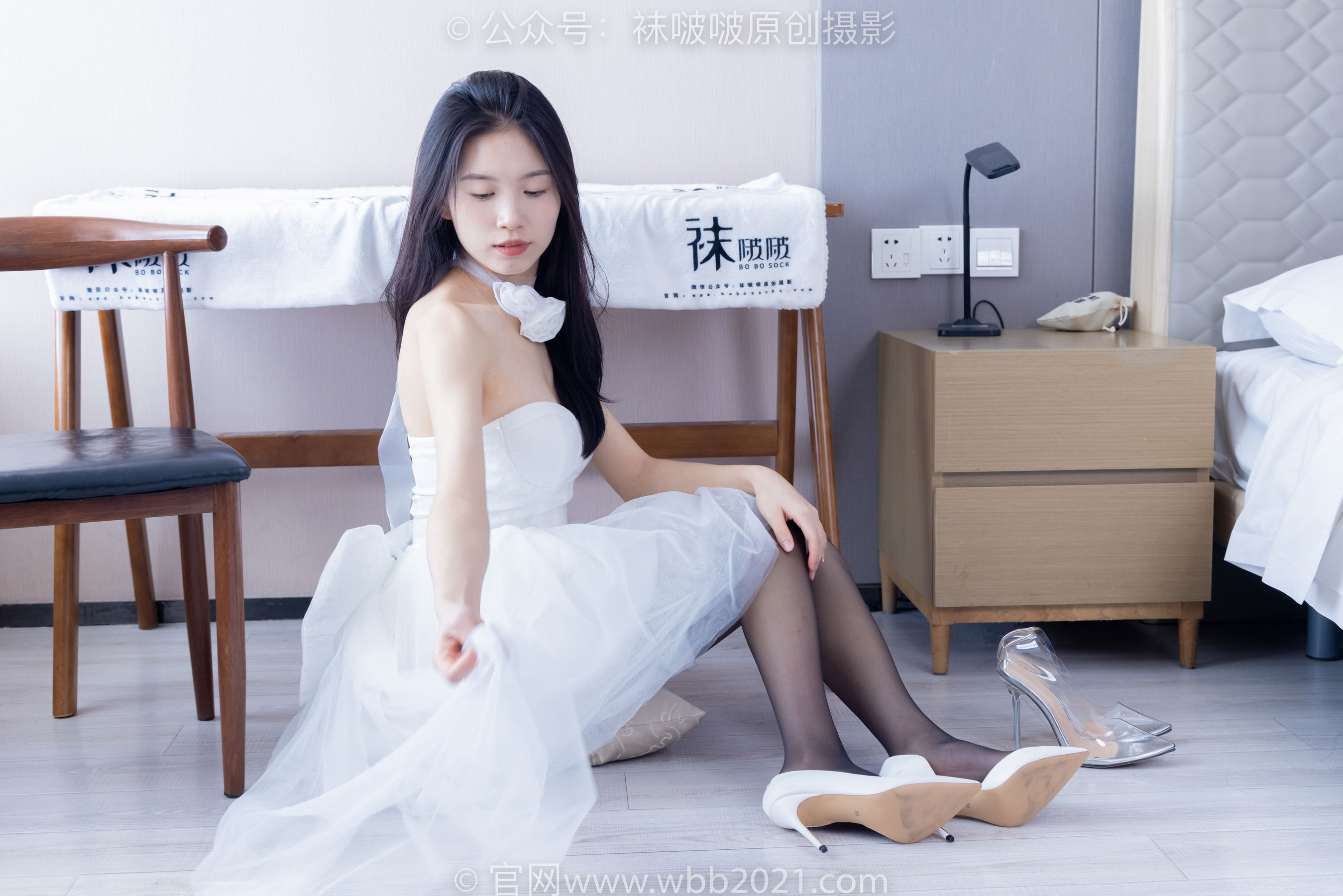 BoBoSocks袜啵啵 No.478 芝士 - 两双高跟鞋、黑丝、红丝/(169P)