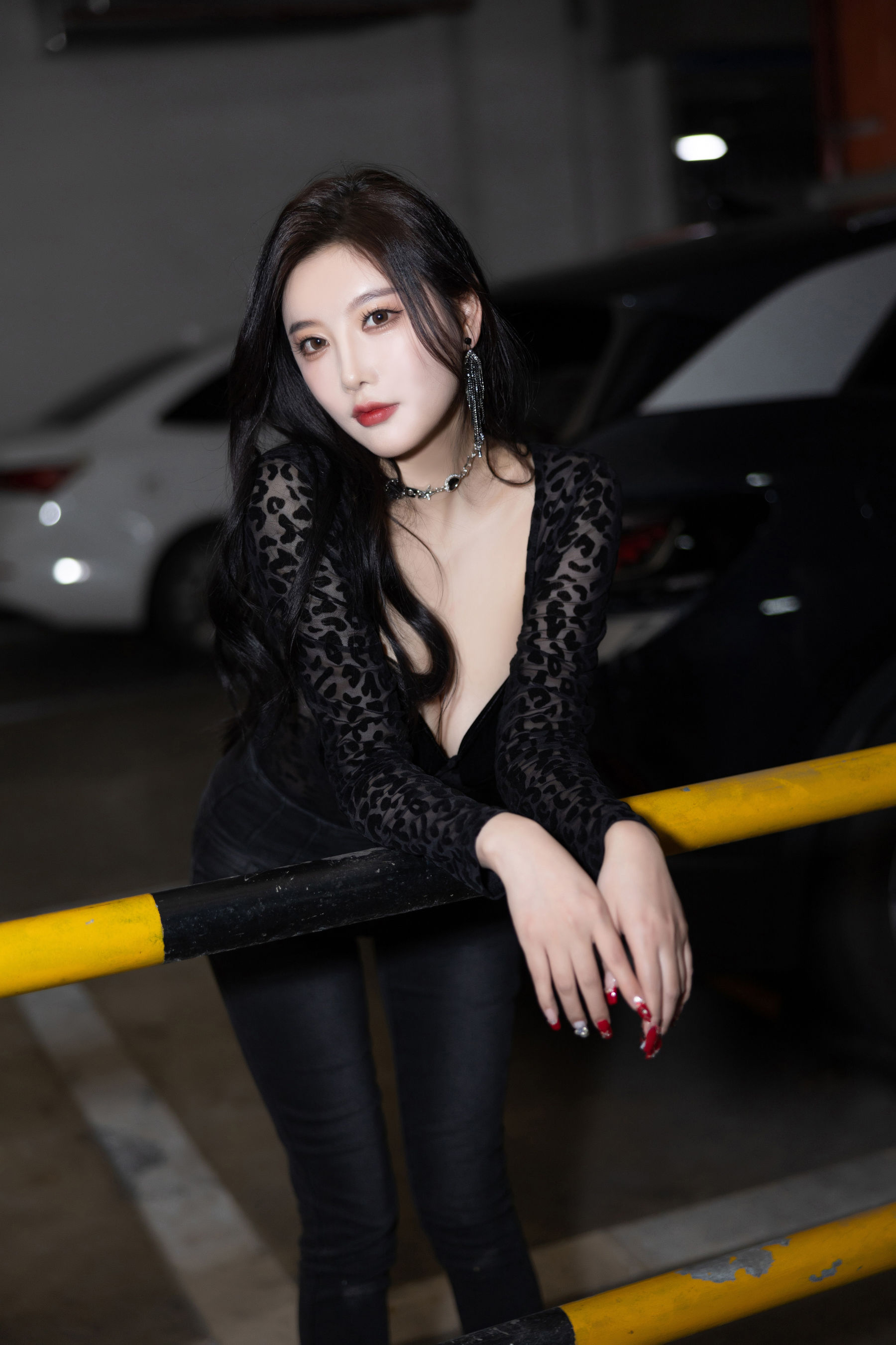 杨晨晨 - 黑色牛仔裤/(100P)