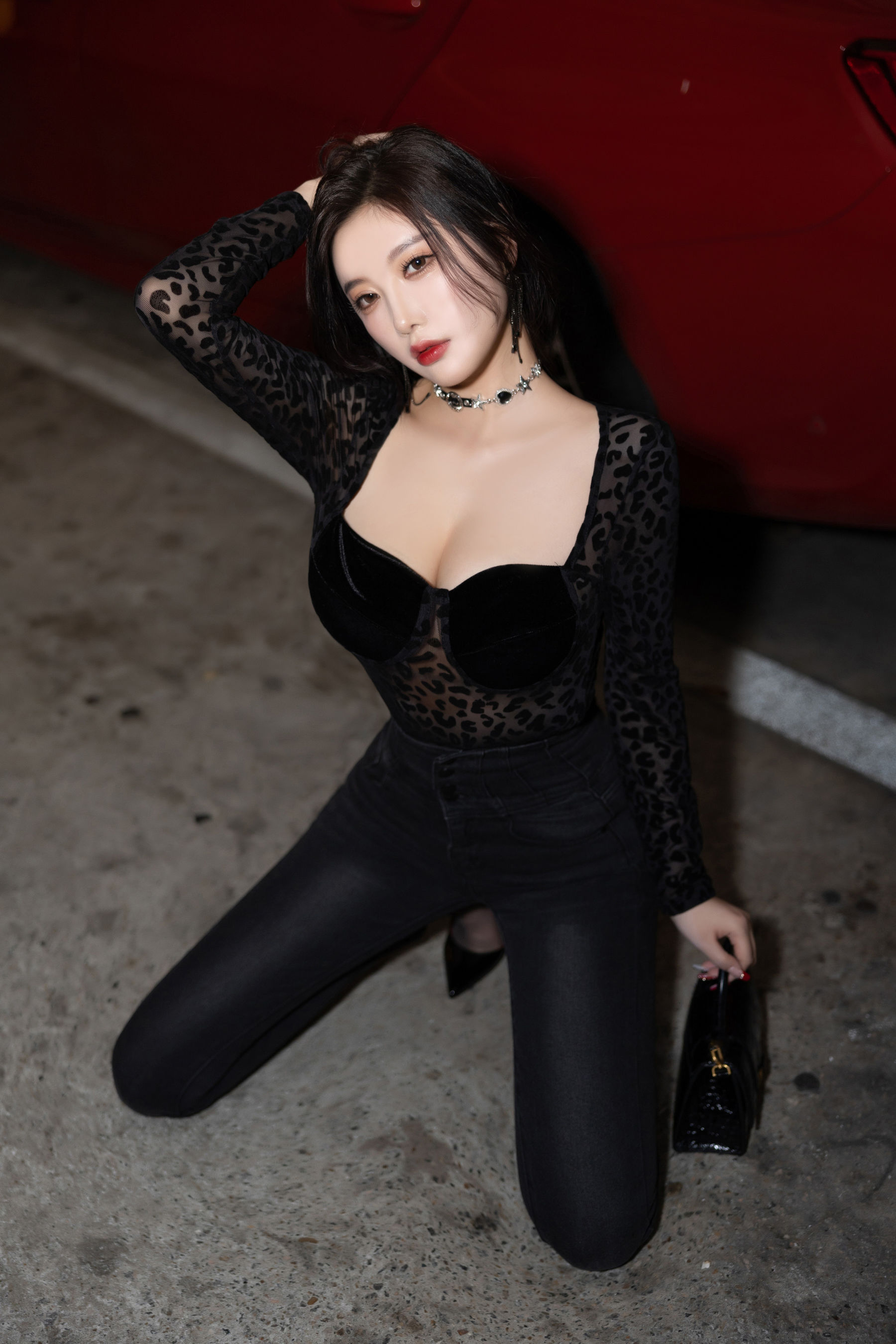 杨晨晨 - 黑色牛仔裤/(100P)