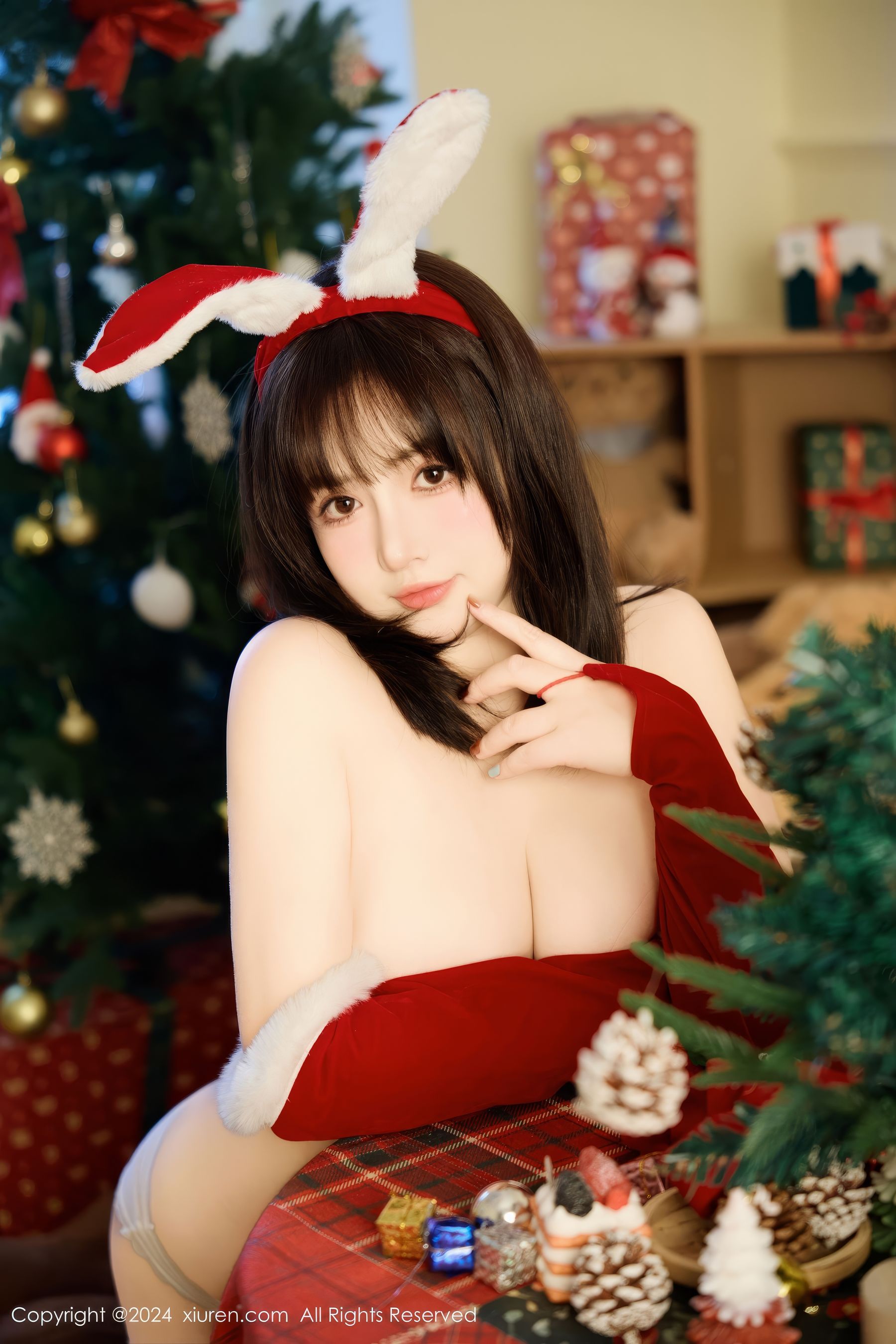 [秀人XiuRen] 2024.12.25 No.9656 养乐多Doll/(53P)