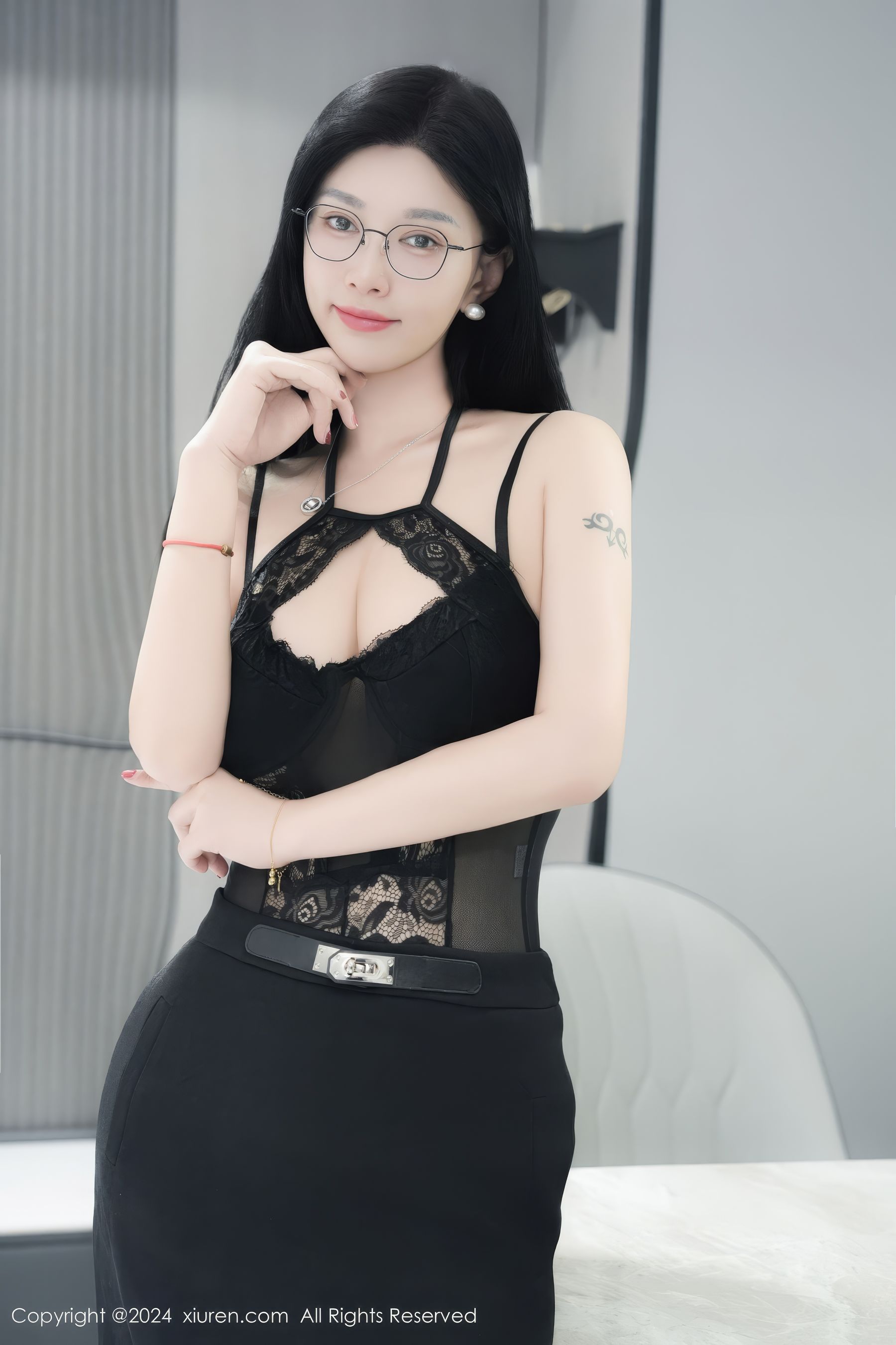 [秀人XiuRen] 2024.12.23 No.9639 雅茹老师/(81P)