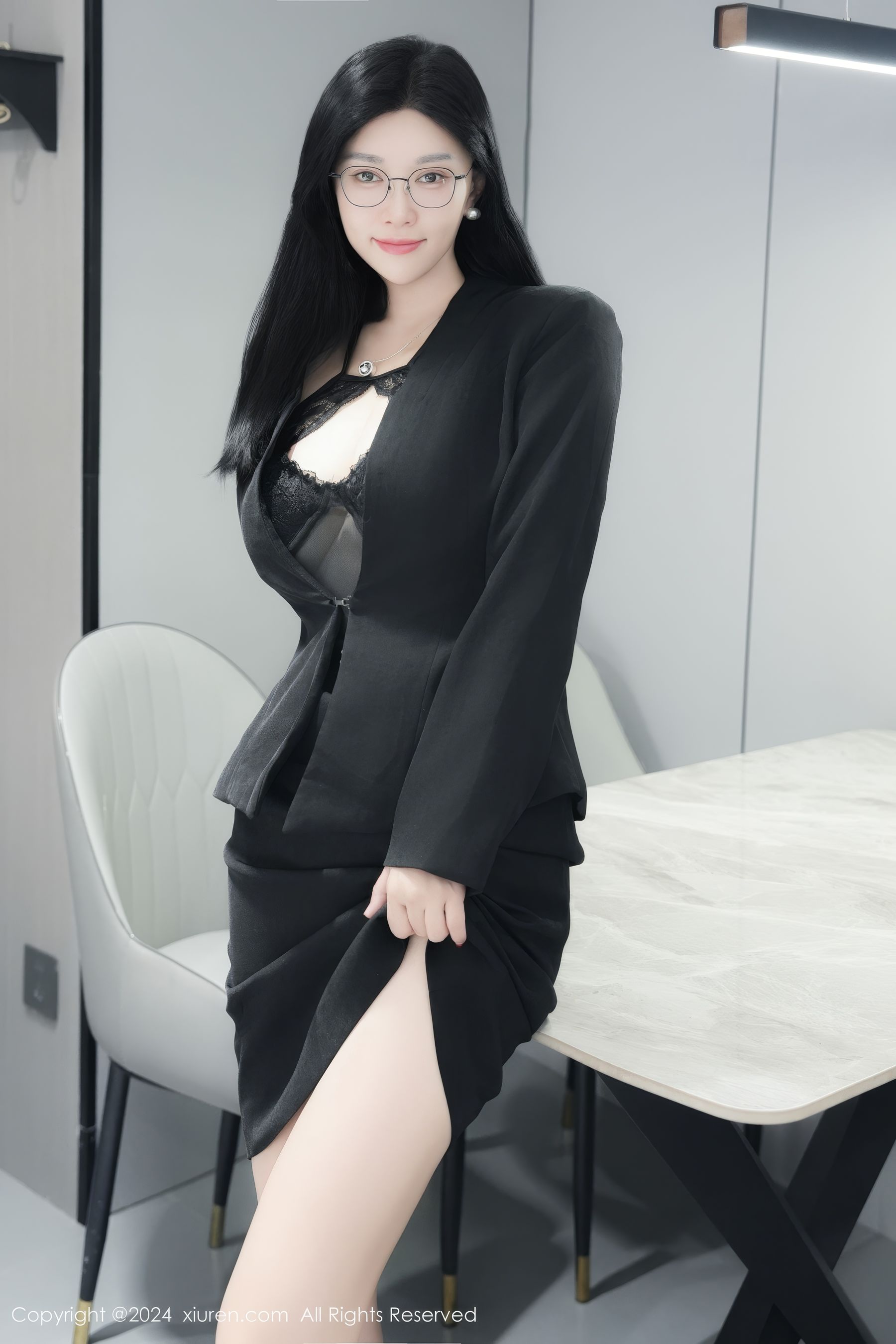 [秀人XiuRen] 2024.12.23 No.9639 雅茹老师/(81P)