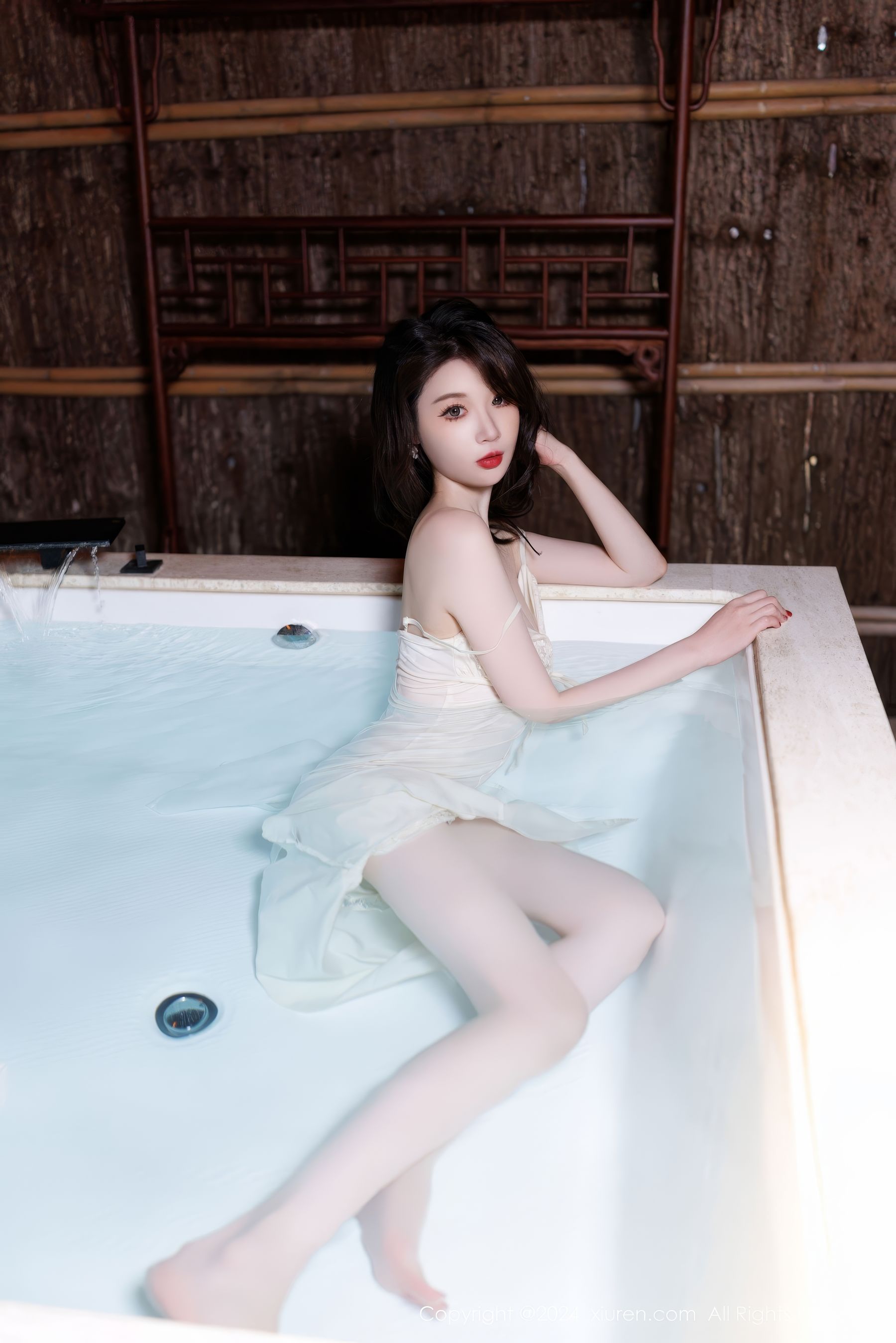 [秀人XiuRen] 2024.12.23 No.9643 梦心玥/(85P)