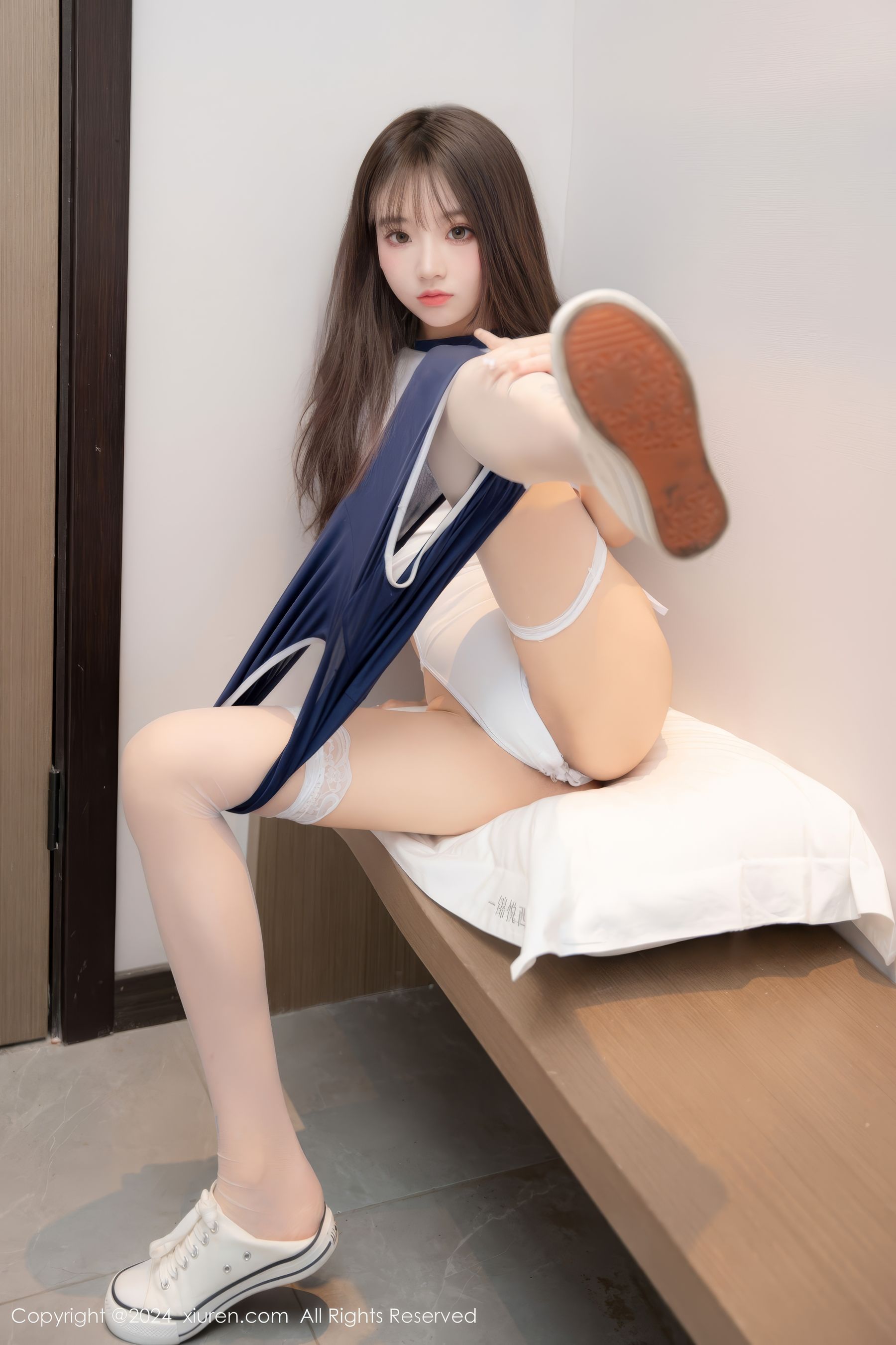 [秀人XiuRen] 2024.12.25 No.9654 羊大衣/(43P)