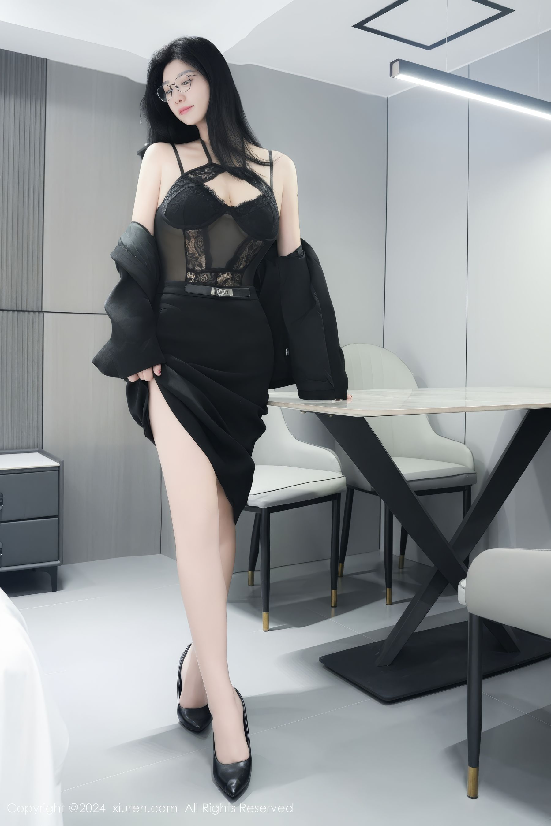 [秀人XiuRen] 2024.12.23 No.9639 雅茹老师/(81P)