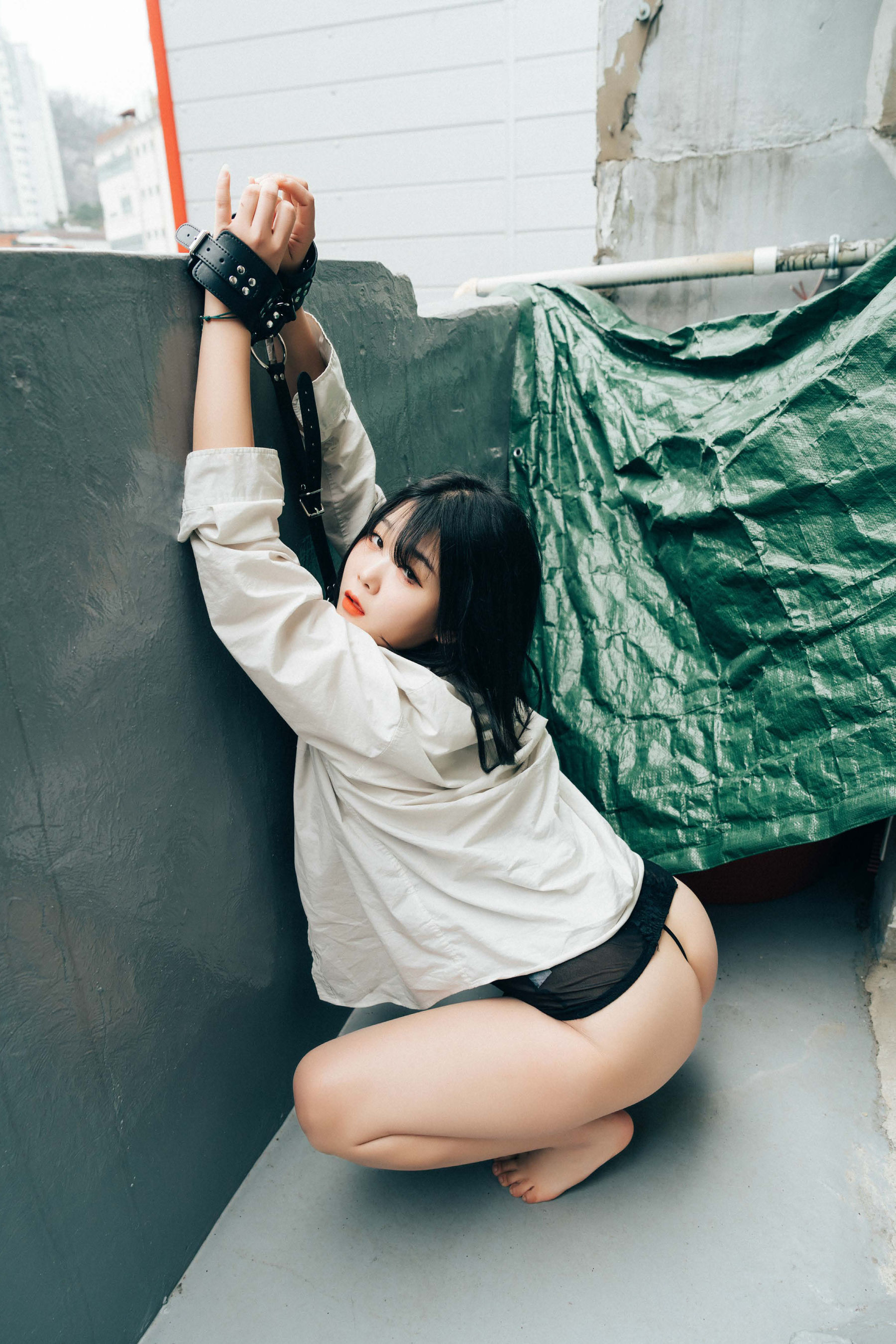 Haivia Zia - Tight and Closer/(19P)