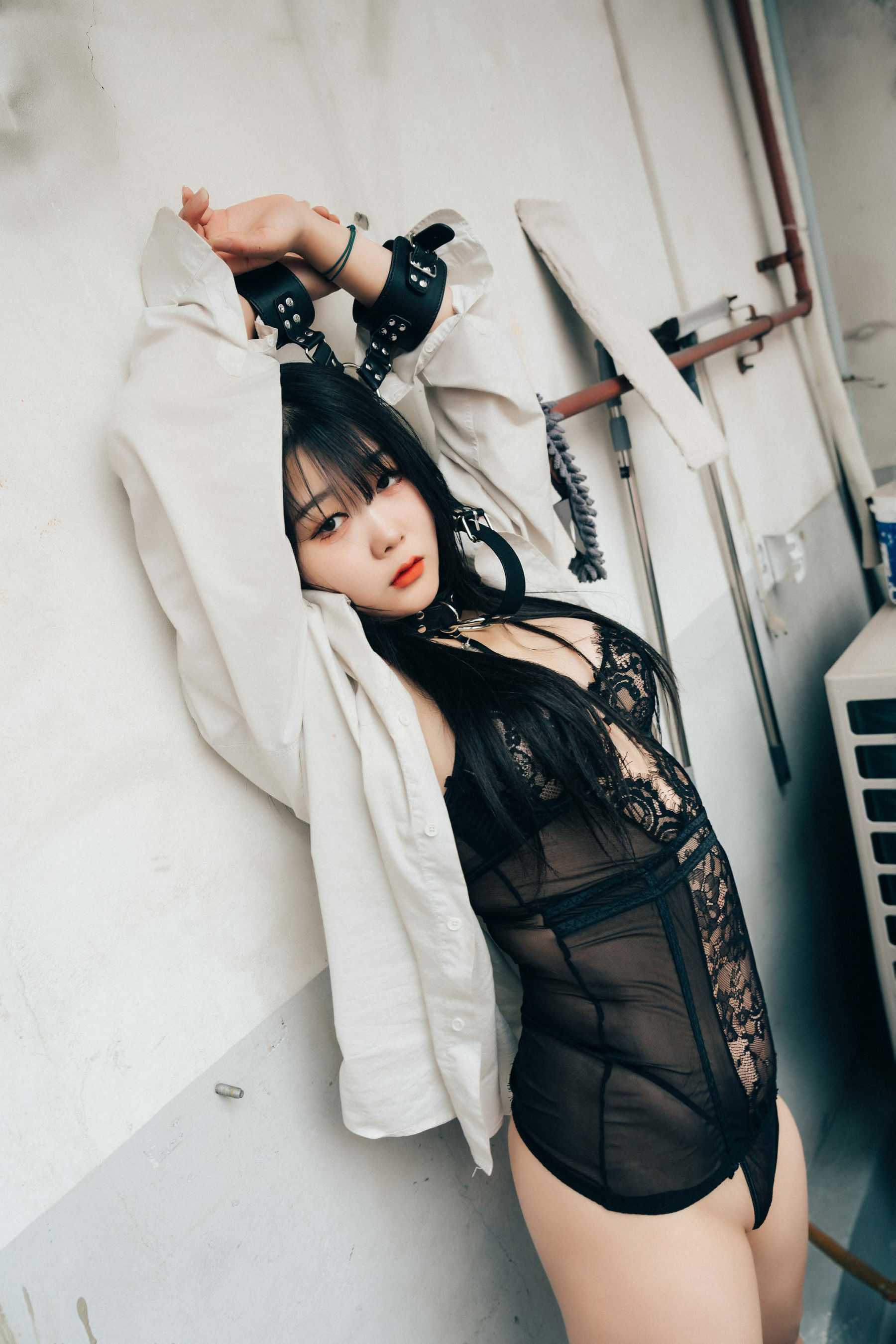 Haivia Zia - Tight and Closer/(19P)