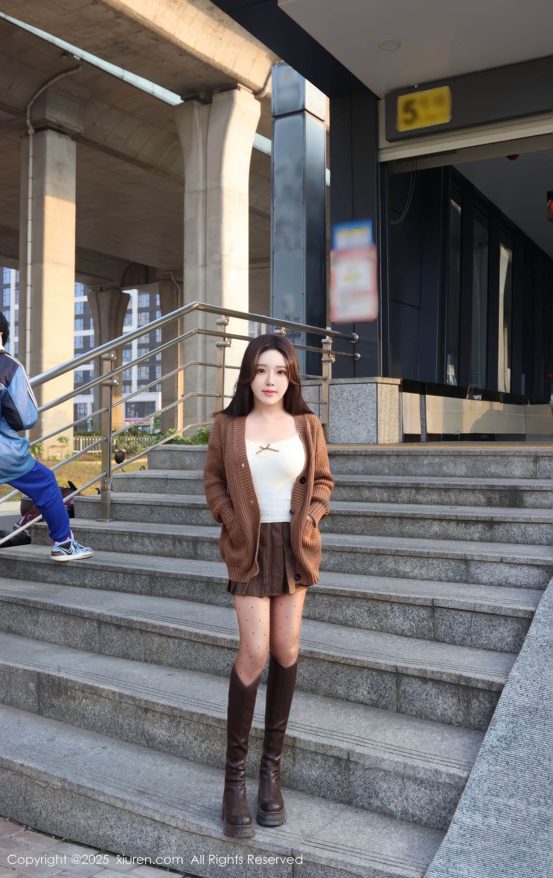 [秀人XiuRen] 2025.01.03 No.9708 小薯条nienie/(51P)