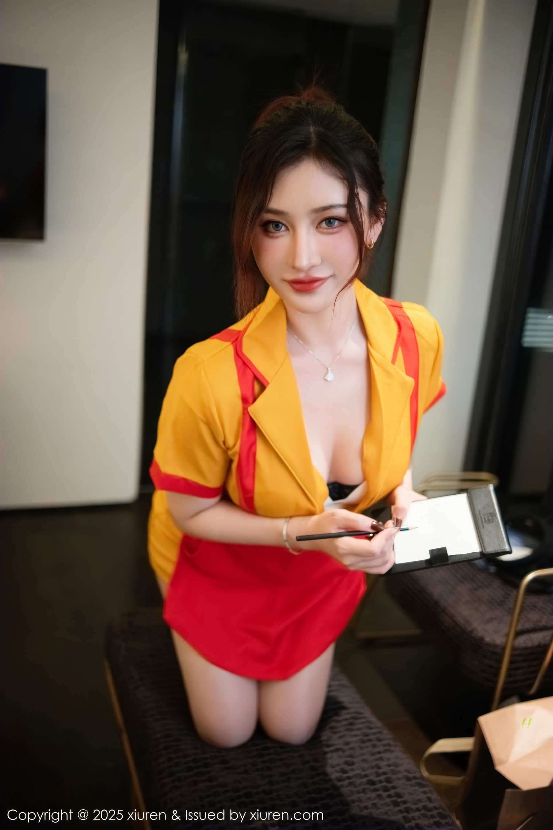 [秀人XiuRen] 2025.01.02 No.9695 蕾蕾醒了没/(42P)