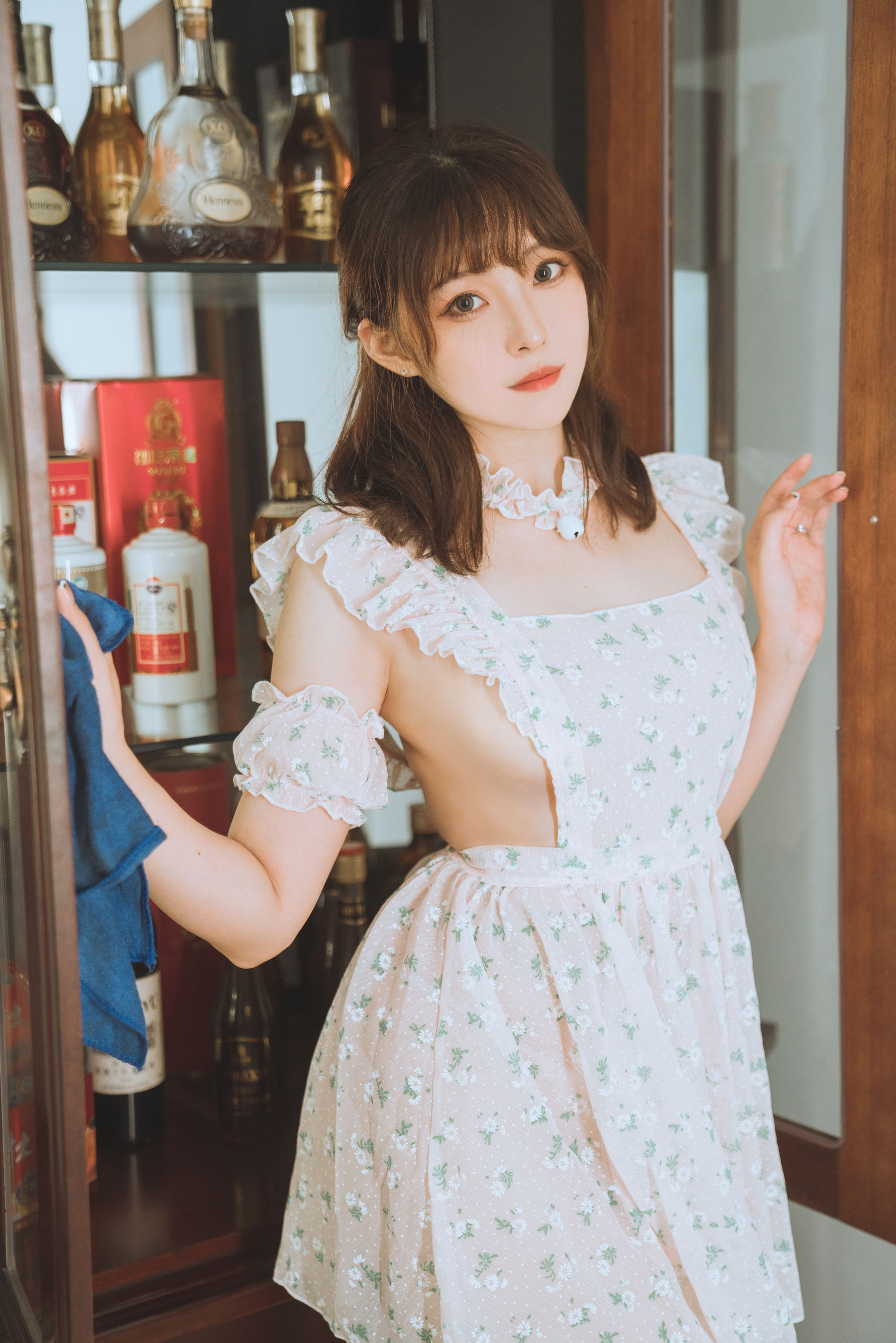 Natsuko夏夏子 - 碎花围裙/(55P)