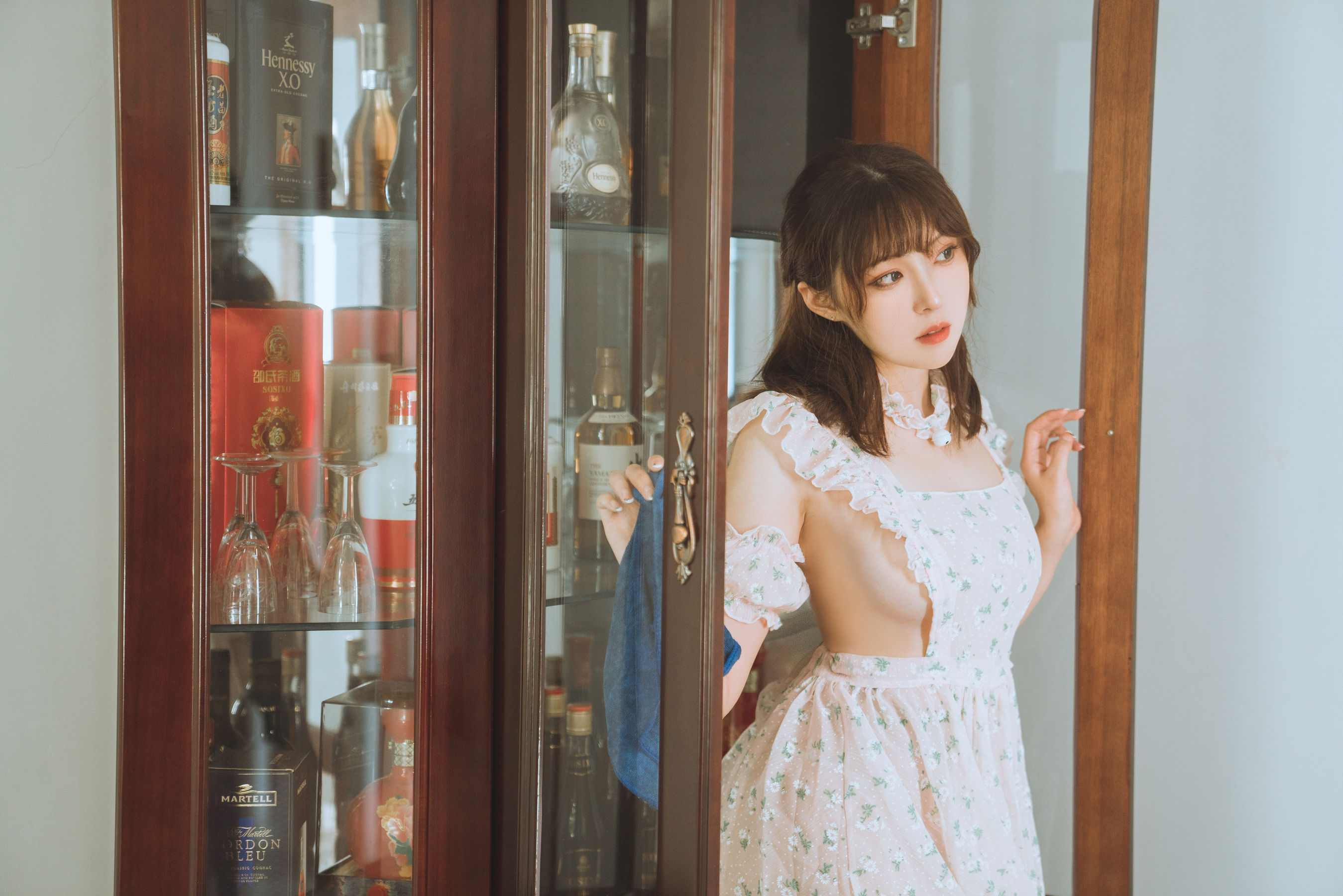 Natsuko夏夏子 - 碎花围裙/(55P)