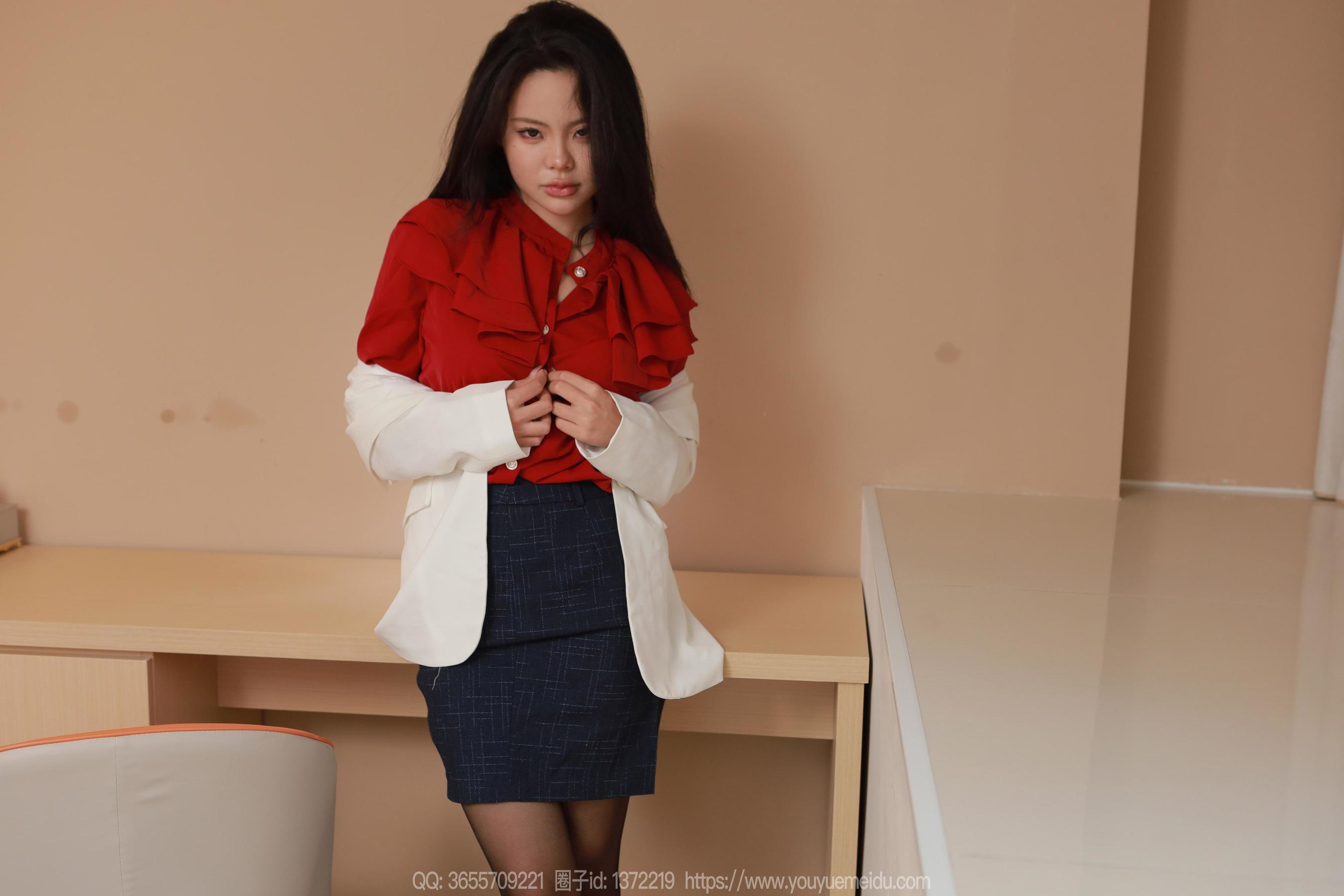 IESS异思趣向 - 模特： 兔兔 《白衣黑丝》/(88P)