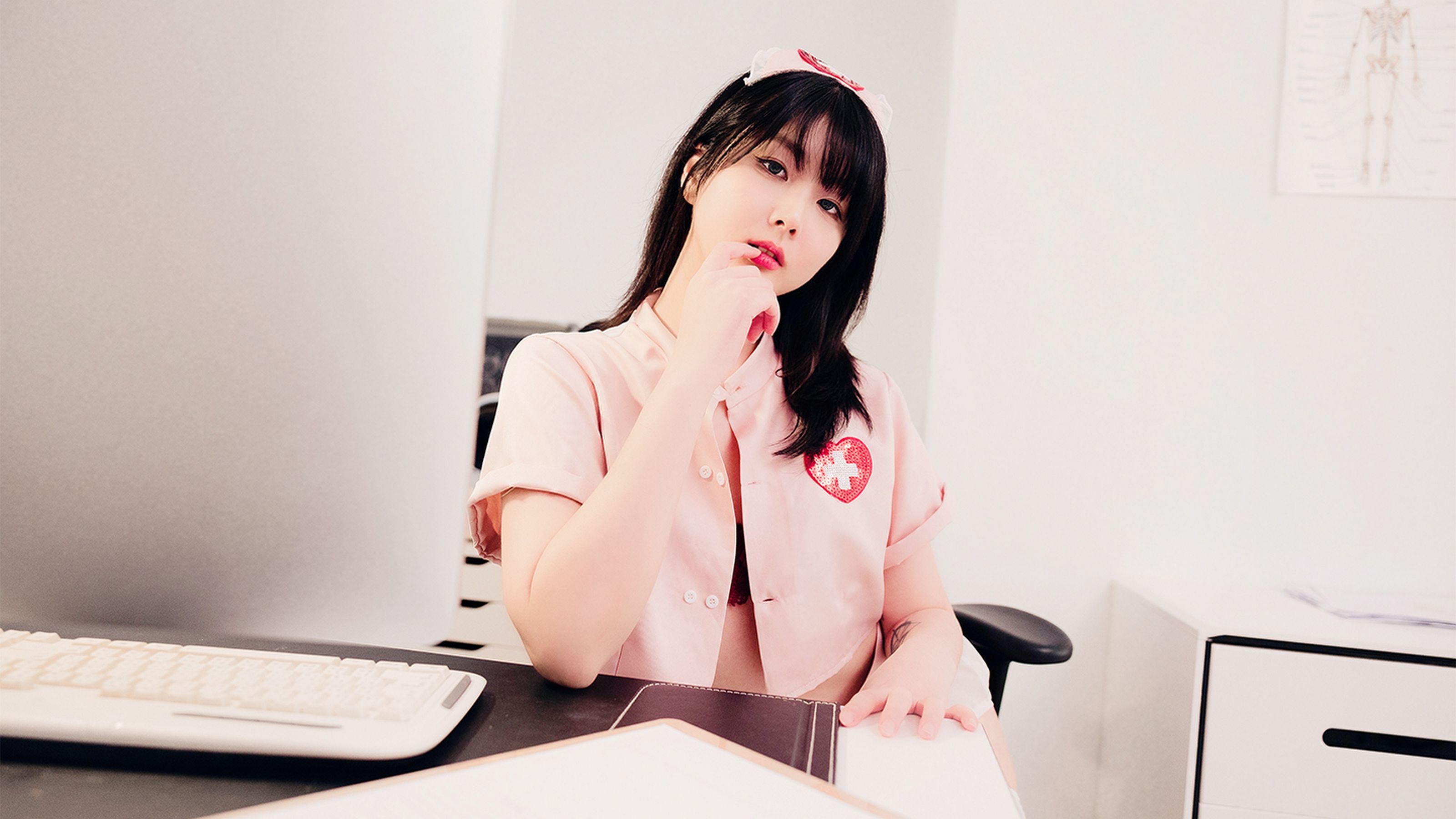 Jang Joo - Sexy nurse/(37P)