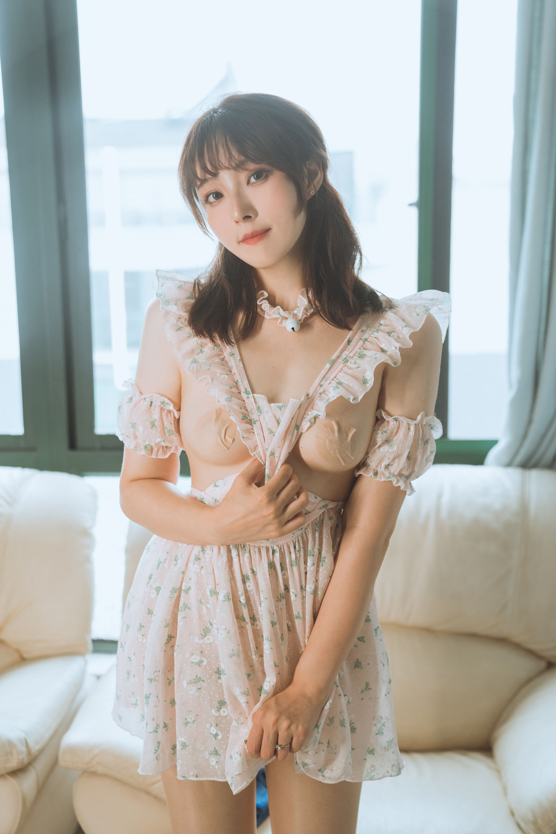 Natsuko夏夏子 - 碎花围裙/(55P)