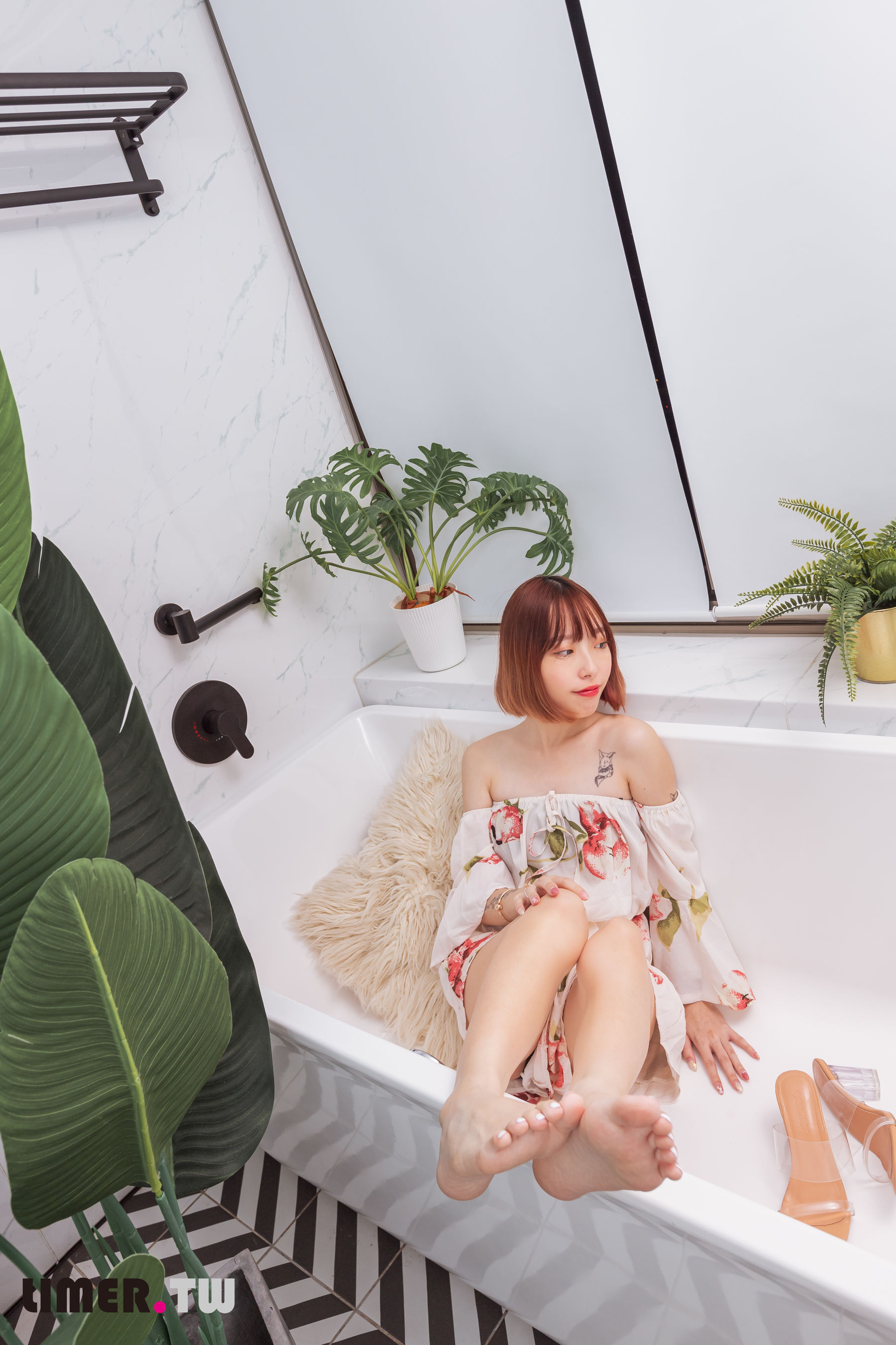 Limerence原创 No.093 小容包 浴室高跟鞋邂逅/(175P)