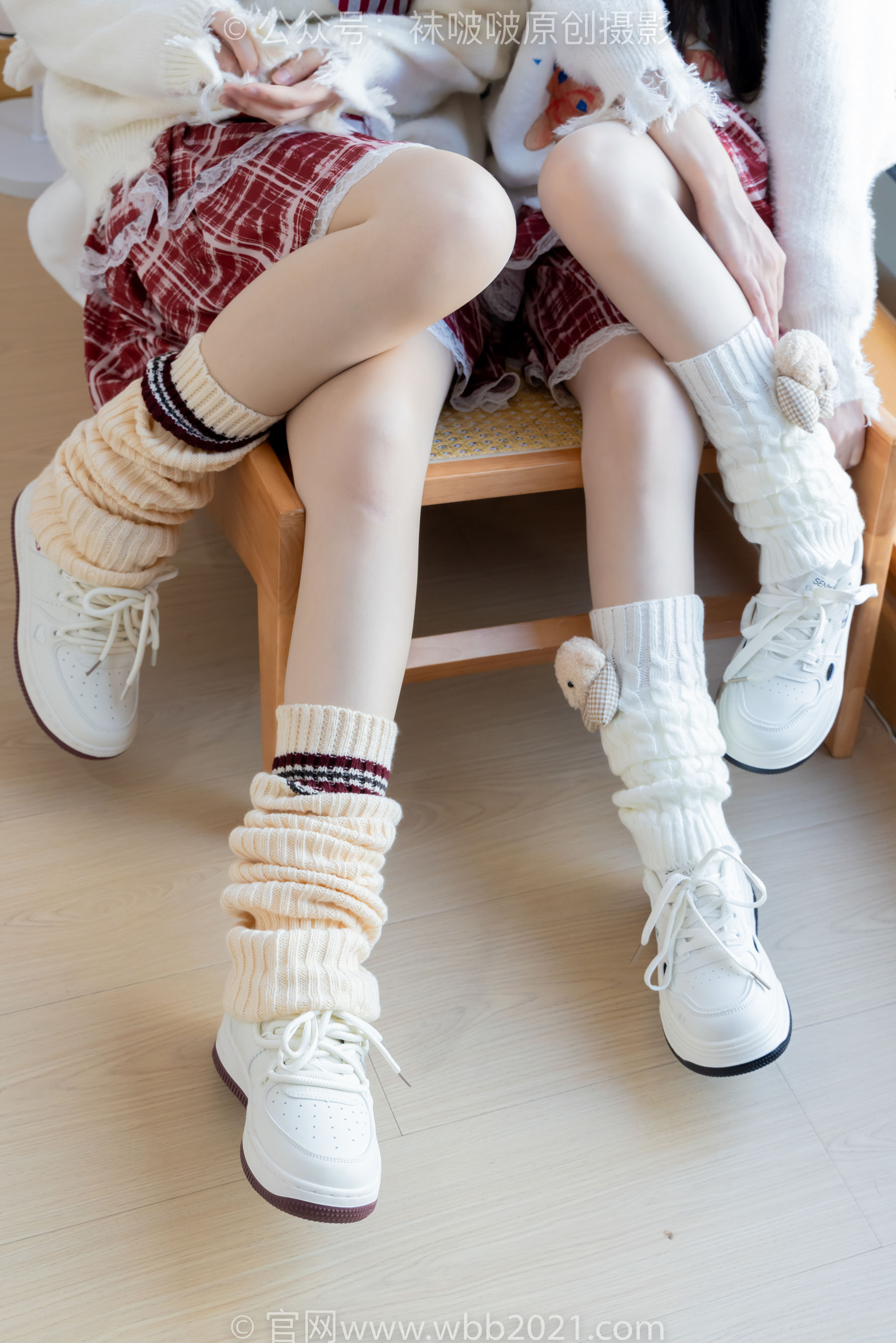 BoBoSocks袜啵啵 No.484 小甜豆&甜甜圈 - 两双板鞋、油亮肉丝、堆堆袜套、白棉袜、脚对脚 斗脚 手互相挠脚剧情/(172P)