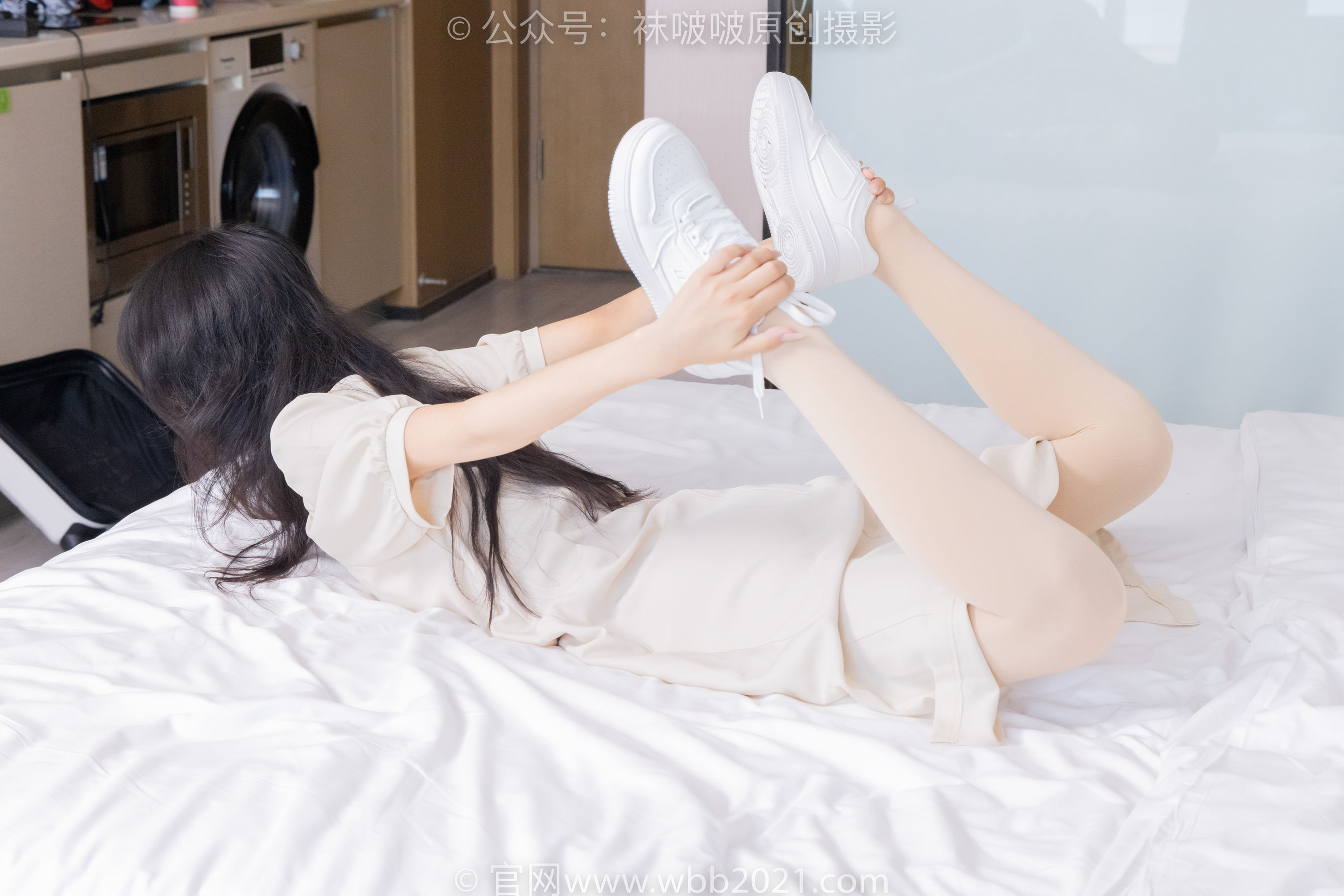 BoBoSocks袜啵啵 No.483 奶油 - 板鞋、白船袜厚肉丝叠穿、厚肉丝、瑜伽动作、船袜和丝袜分别踩葡萄剧情/(170P)