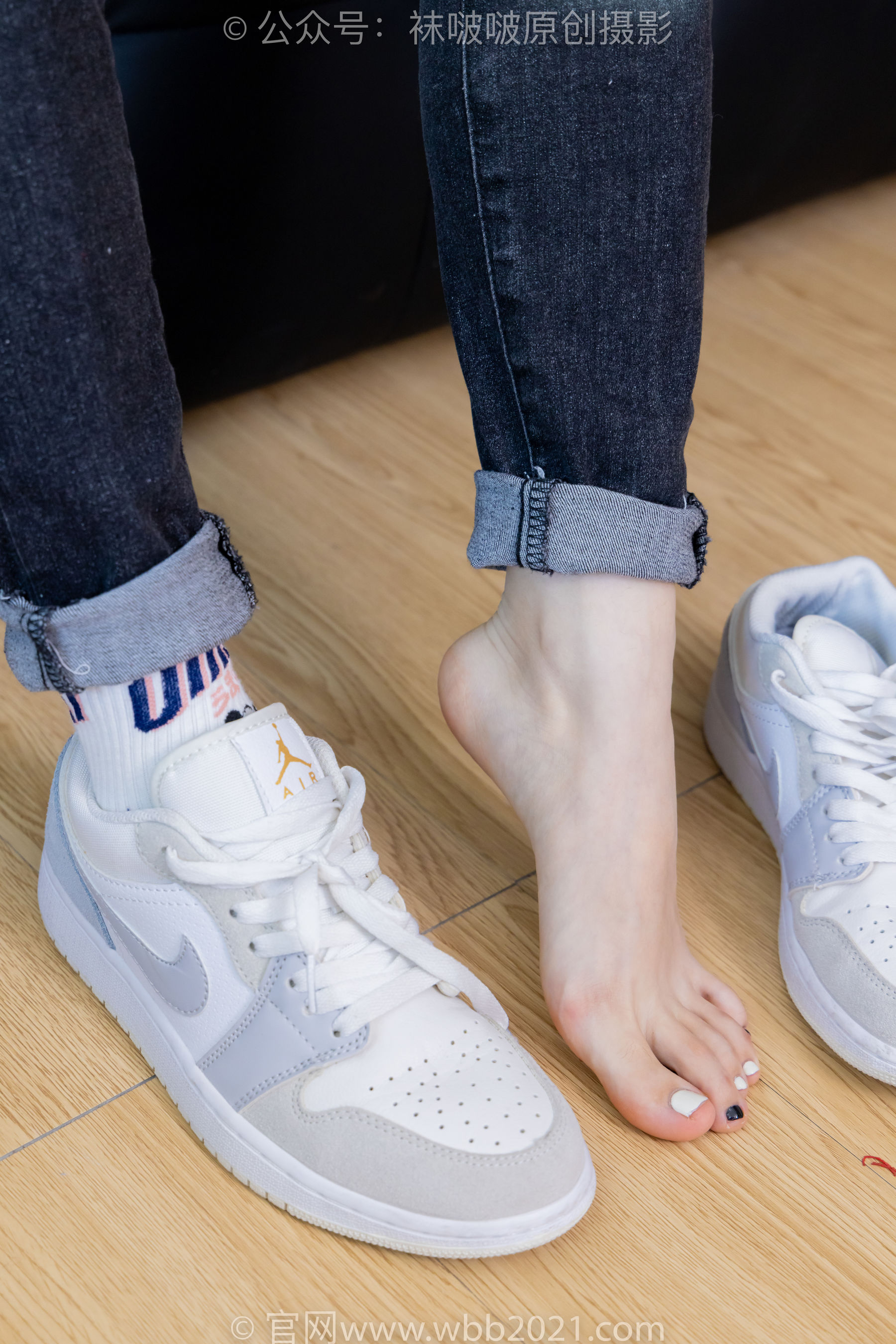 BoBoSocks袜啵啵 No.481 糯米 - 板鞋、白棉袜、裸足、对联迎新春，半脱袜子剧情/(150P)