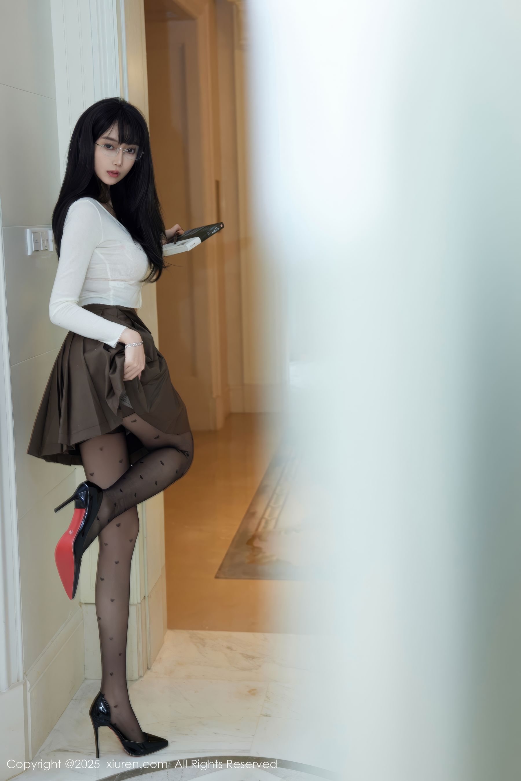 [秀人XiuRen] 2025.01.10 No.9737 玥儿玥er/(82P)