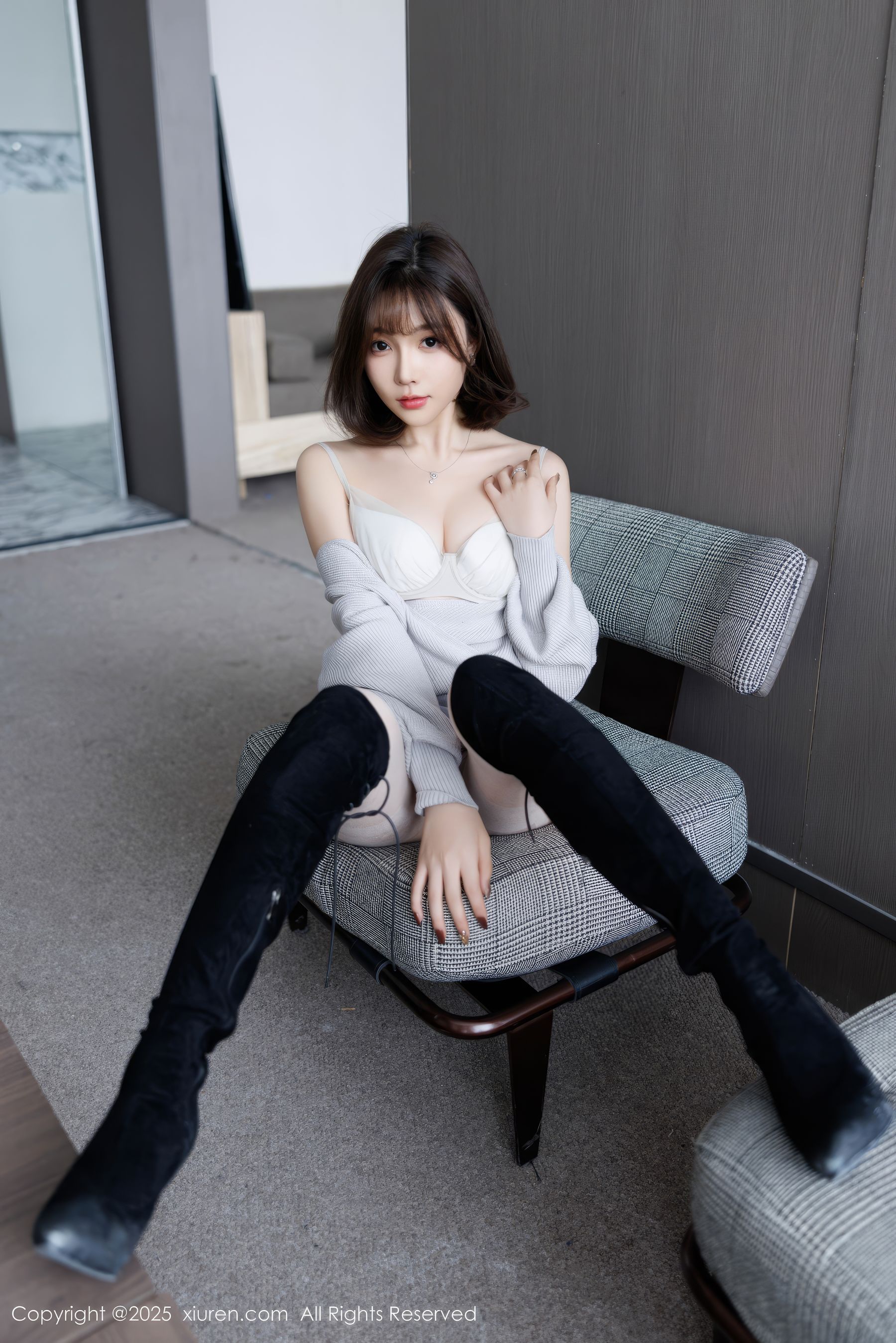 [秀人XiuRen] 2025.01.09 No.9734 徐莉芝Booty/(100P)