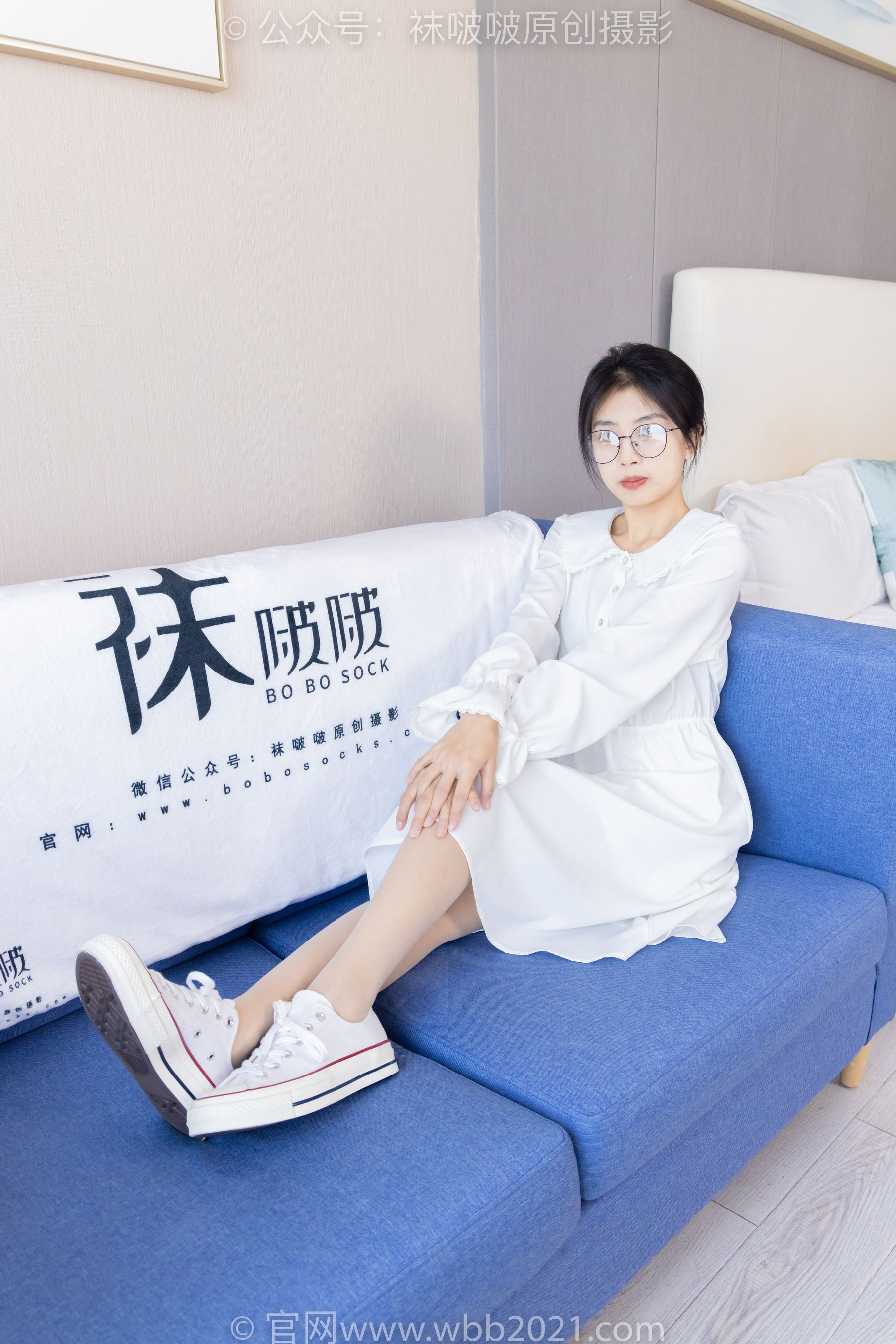 BoBoSocks袜啵啵 No.494 奶油 - 帆布鞋、薄肉丝、薄肉丝踩小蛋糕剧情/(160P)