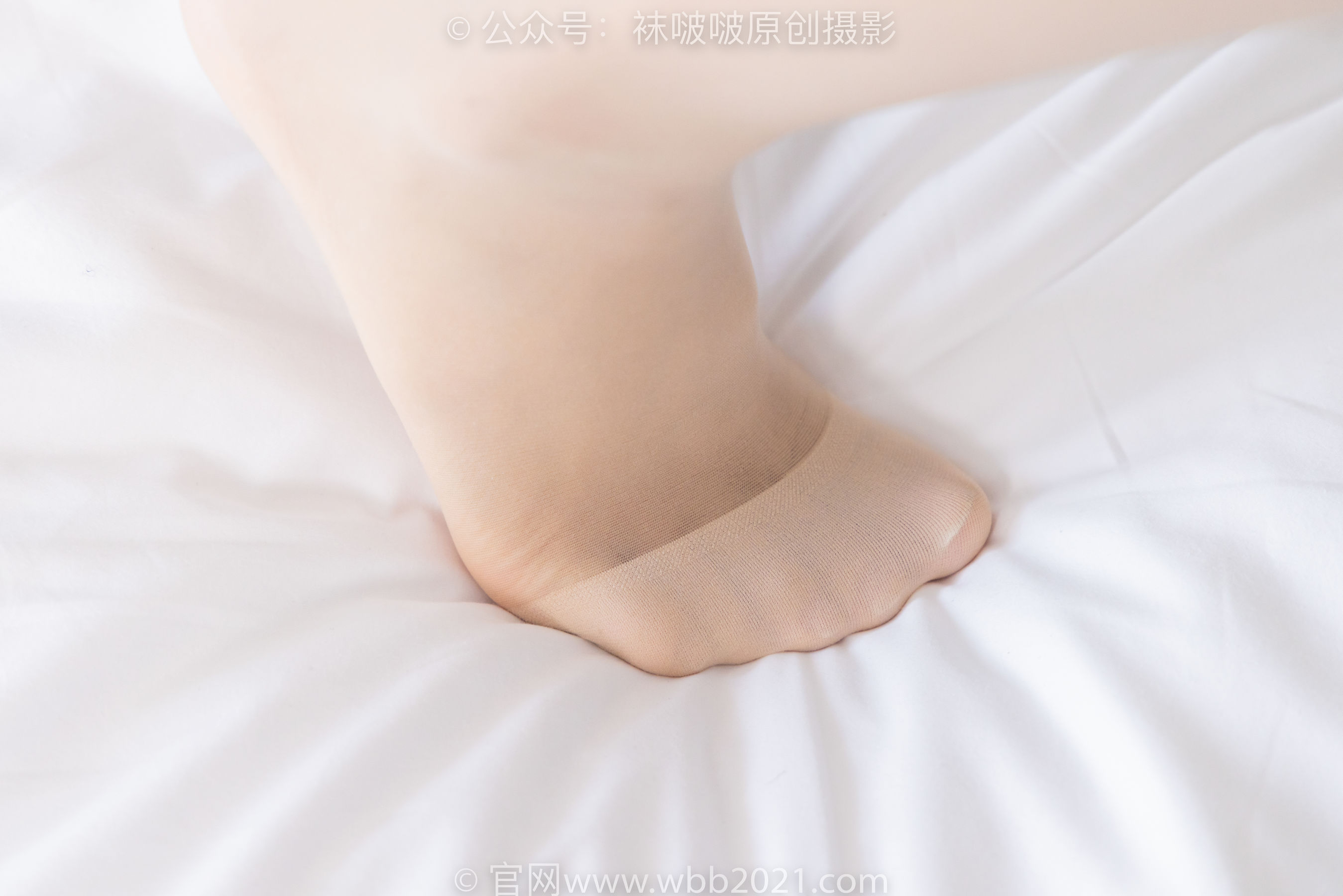 BoBoSocks袜啵啵 No.494 奶油 - 帆布鞋、薄肉丝、薄肉丝踩小蛋糕剧情/(160P)