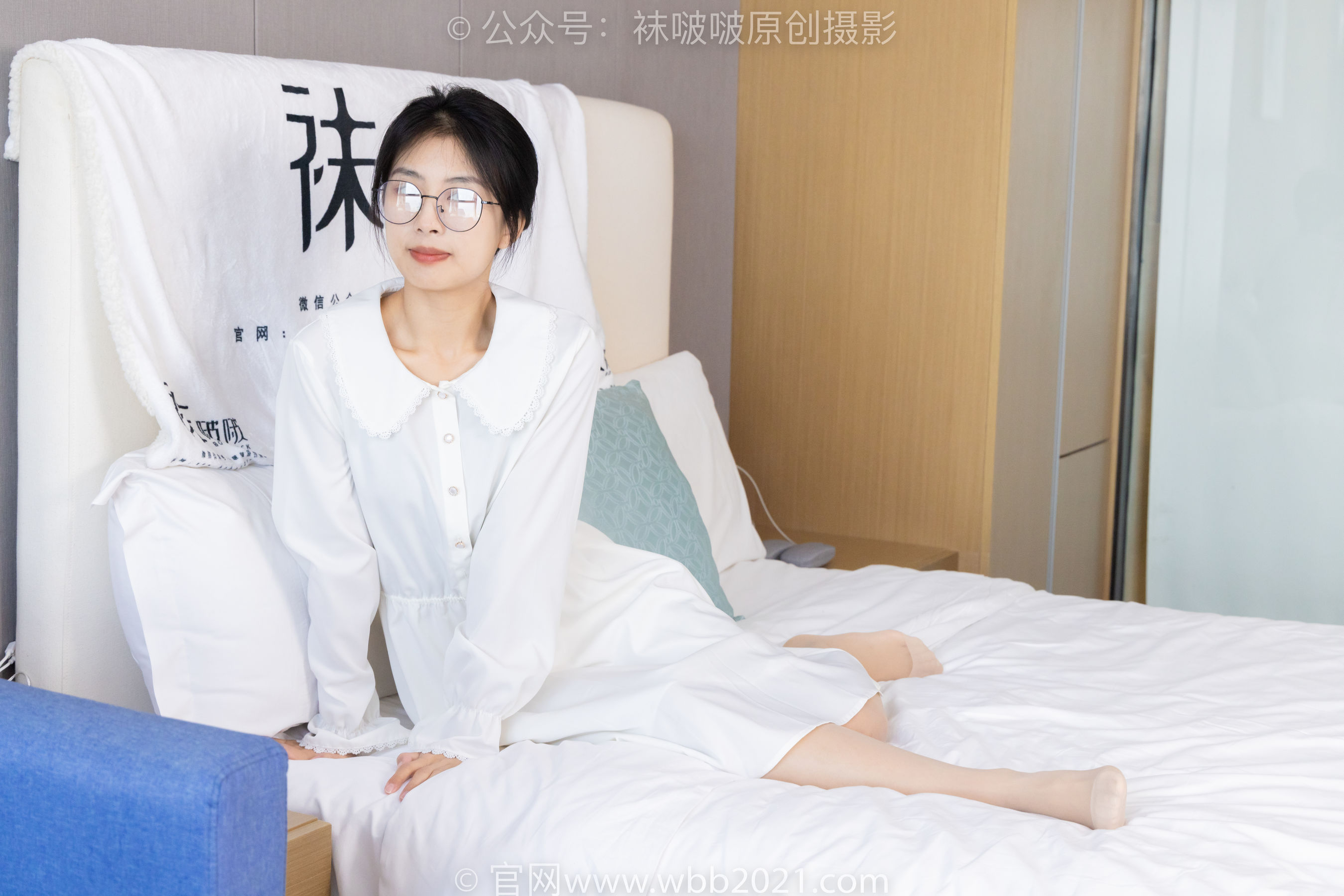 BoBoSocks袜啵啵 No.494 奶油 - 帆布鞋、薄肉丝、薄肉丝踩小蛋糕剧情/(160P)