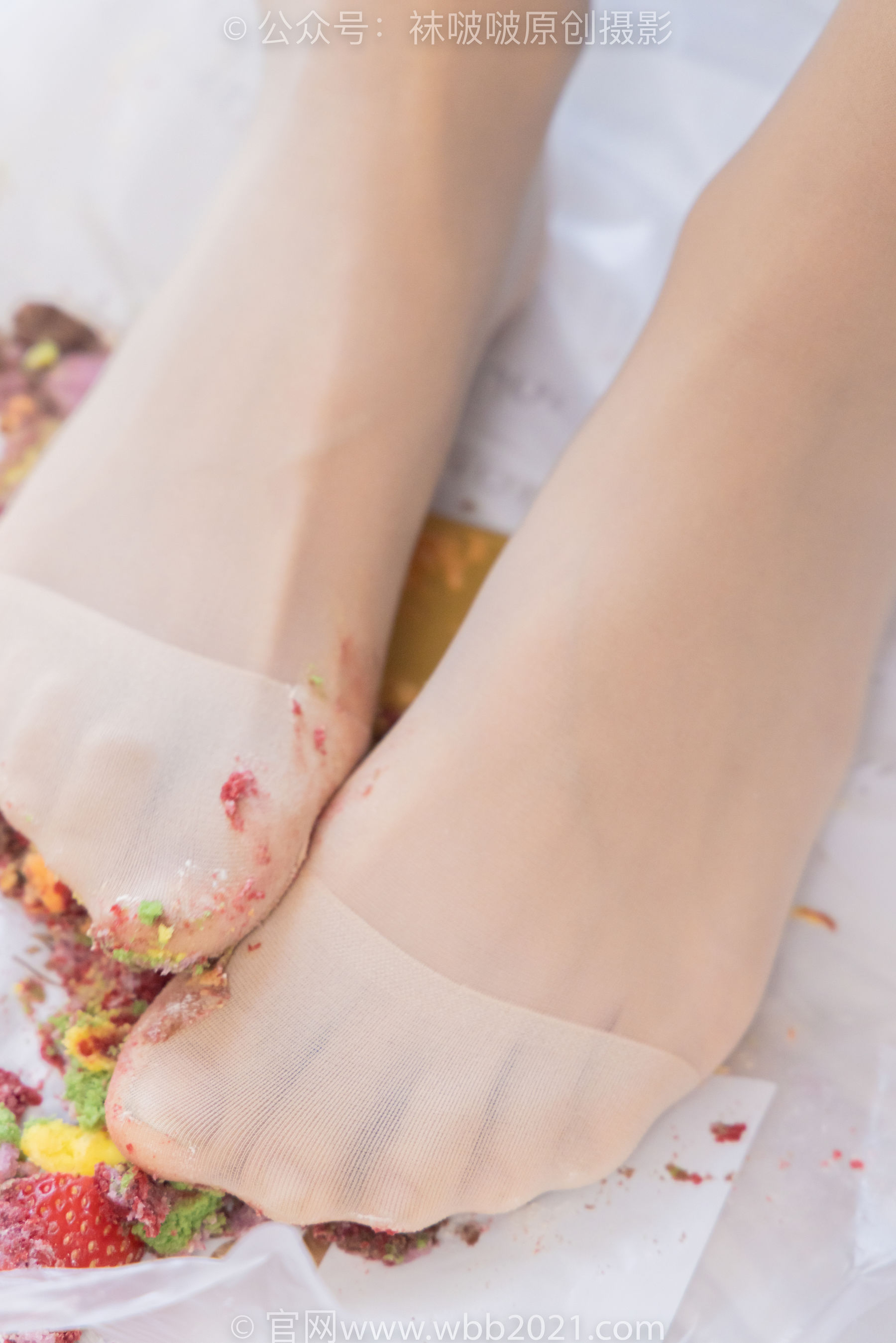 BoBoSocks袜啵啵 No.494 奶油 - 帆布鞋、薄肉丝、薄肉丝踩小蛋糕剧情/(160P)