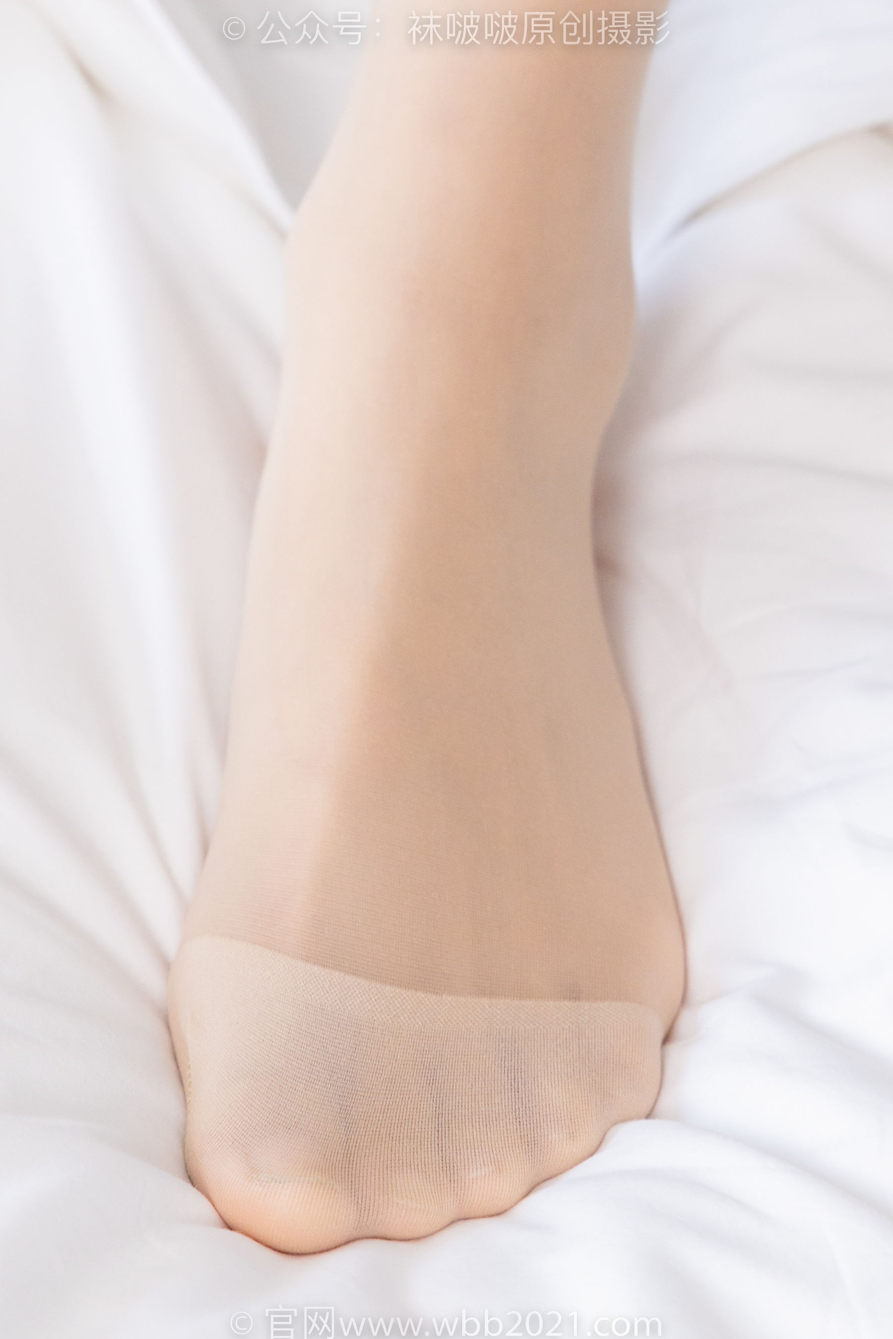 BoBoSocks袜啵啵 No.494 奶油 - 帆布鞋、薄肉丝、薄肉丝踩小蛋糕剧情/(160P)