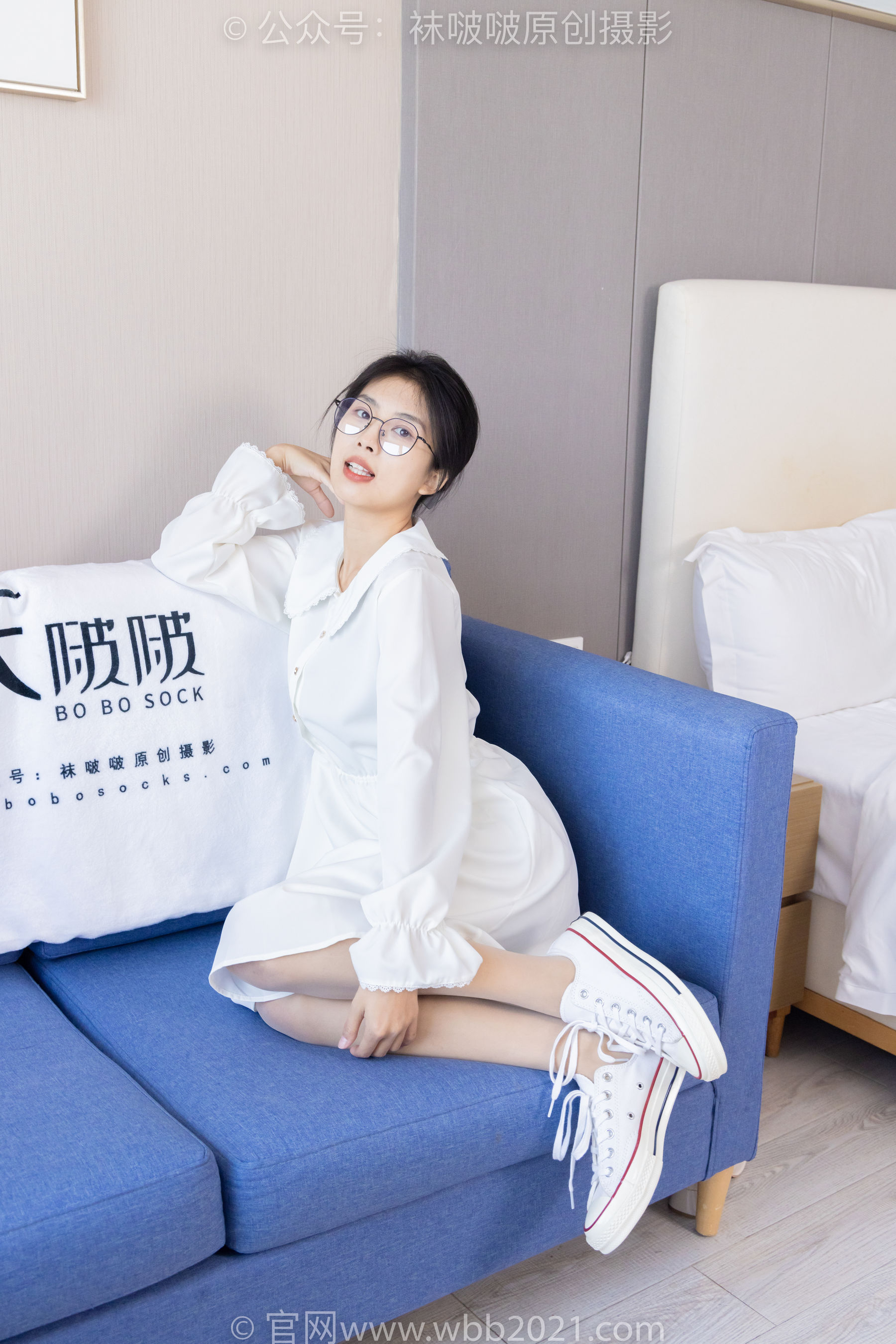 BoBoSocks袜啵啵 No.494 奶油 - 帆布鞋、薄肉丝、薄肉丝踩小蛋糕剧情/(160P)