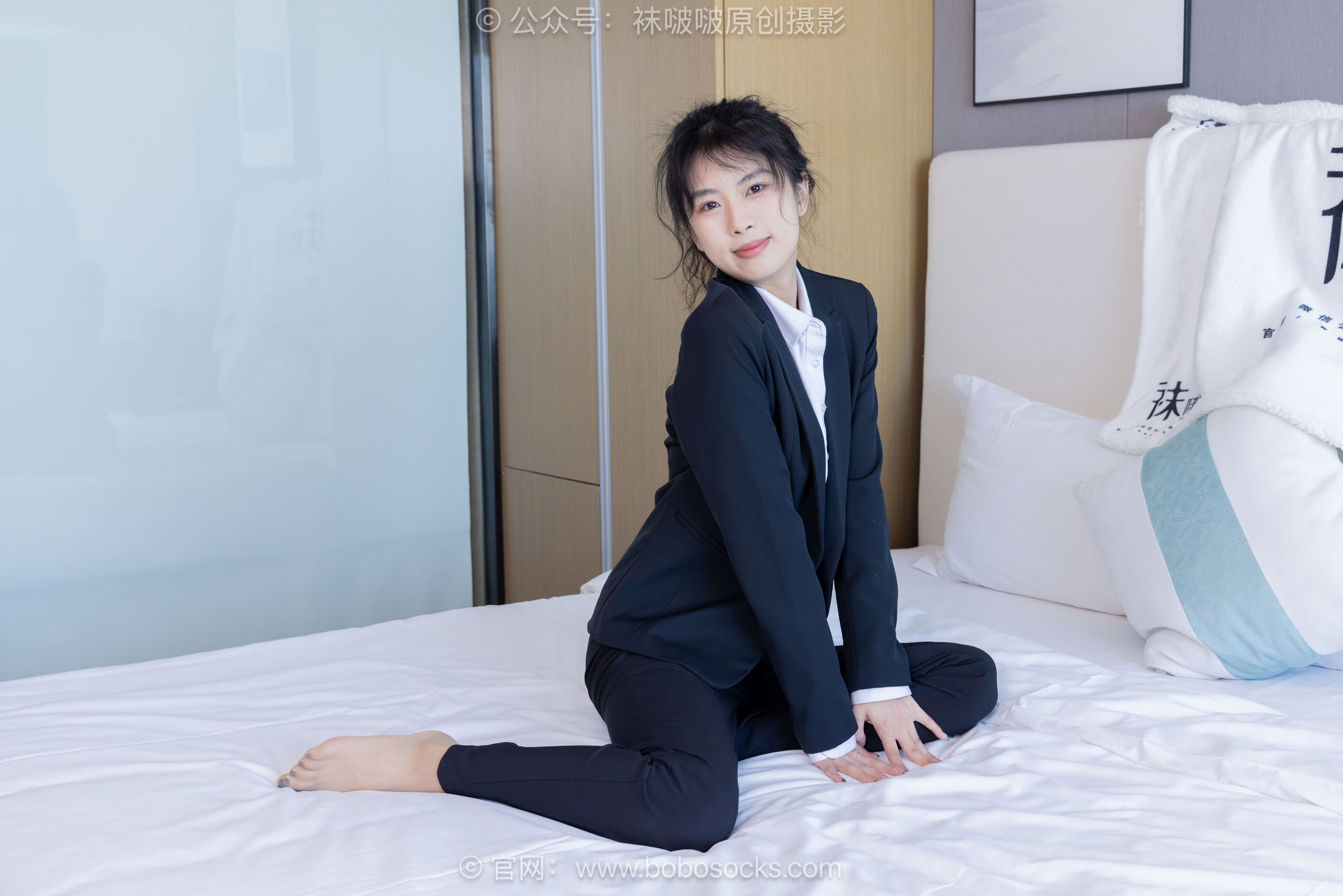 BoBoSocks袜啵啵 No.489 奶油 两双高跟鞋、薄肉丝、ol制服裤里丝、黑色美甲/(151P)