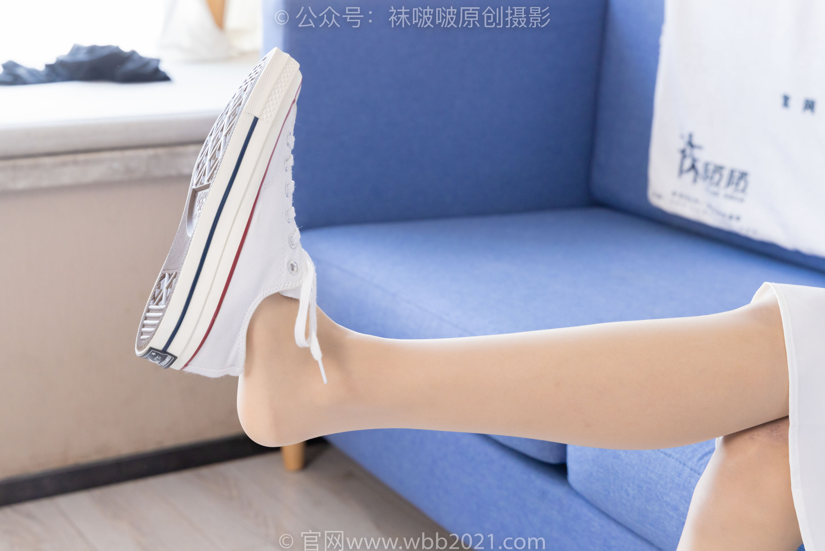 BoBoSocks袜啵啵 No.494 奶油 - 帆布鞋、薄肉丝、薄肉丝踩小蛋糕剧情/(160P)