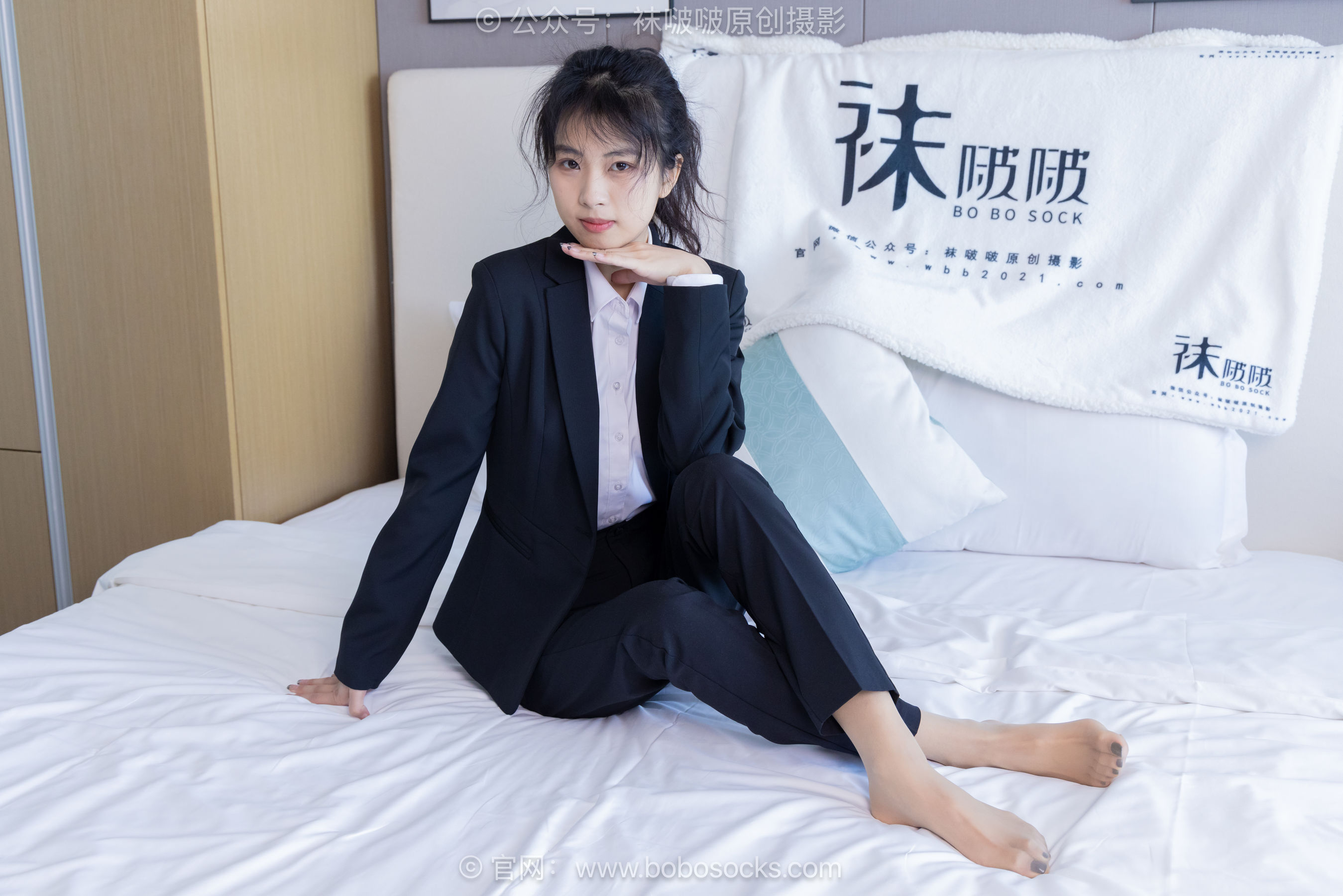 BoBoSocks袜啵啵 No.489 奶油 两双高跟鞋、薄肉丝、ol制服裤里丝、黑色美甲/(151P)