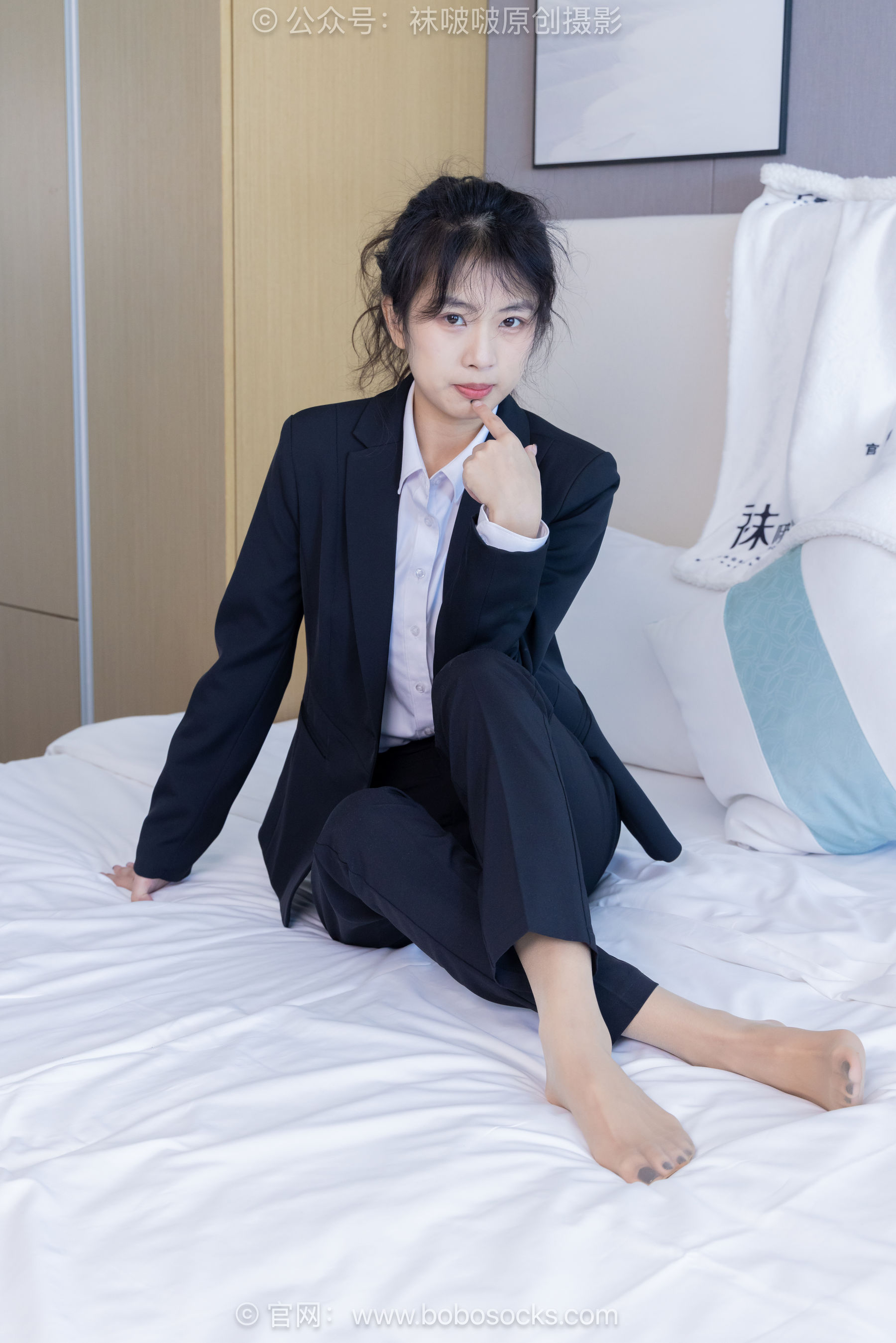 BoBoSocks袜啵啵 No.489 奶油 两双高跟鞋、薄肉丝、ol制服裤里丝、黑色美甲/(151P)