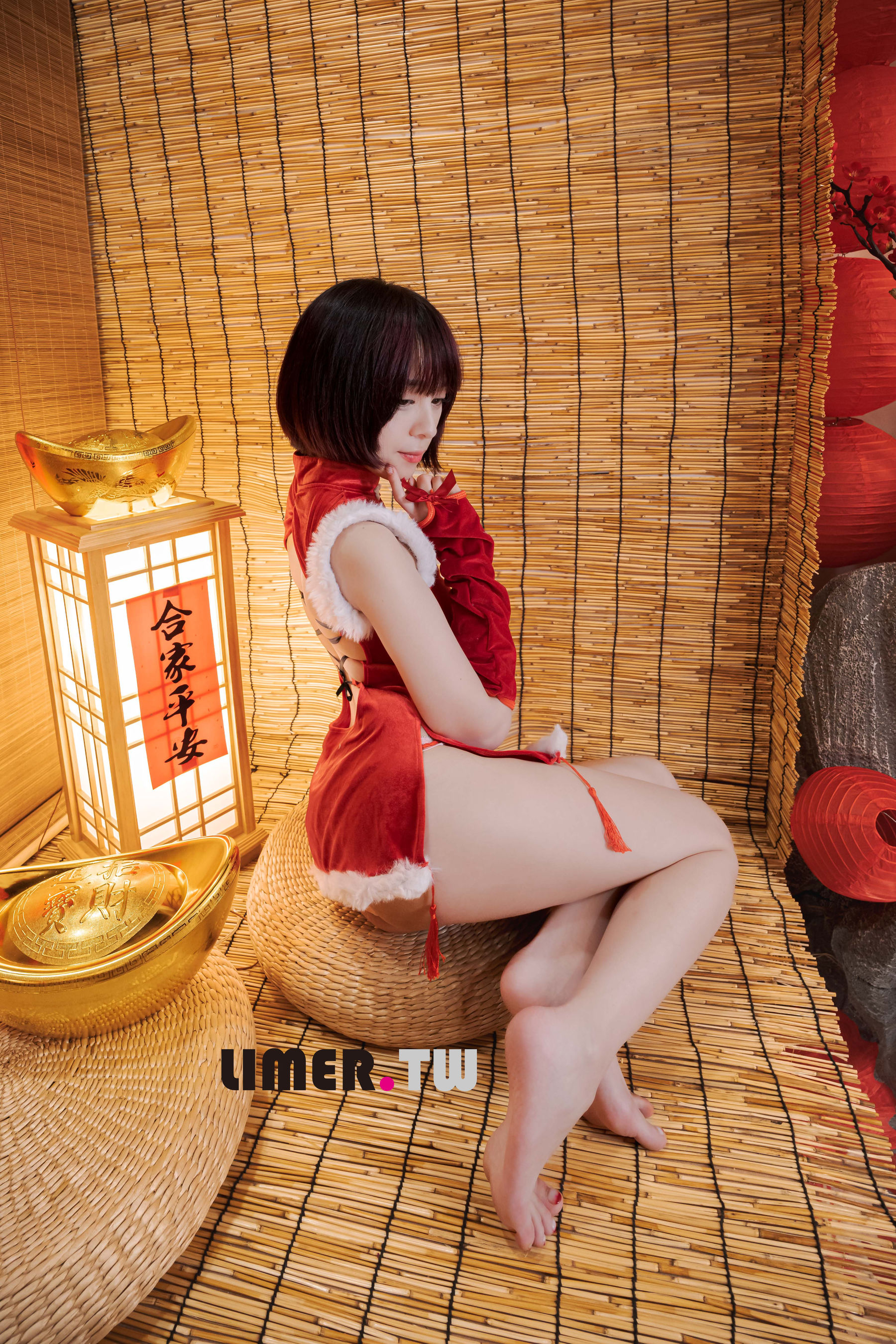 Limerence原创 No.094 Yua 新年特輯 裸足 拜年/(196P)