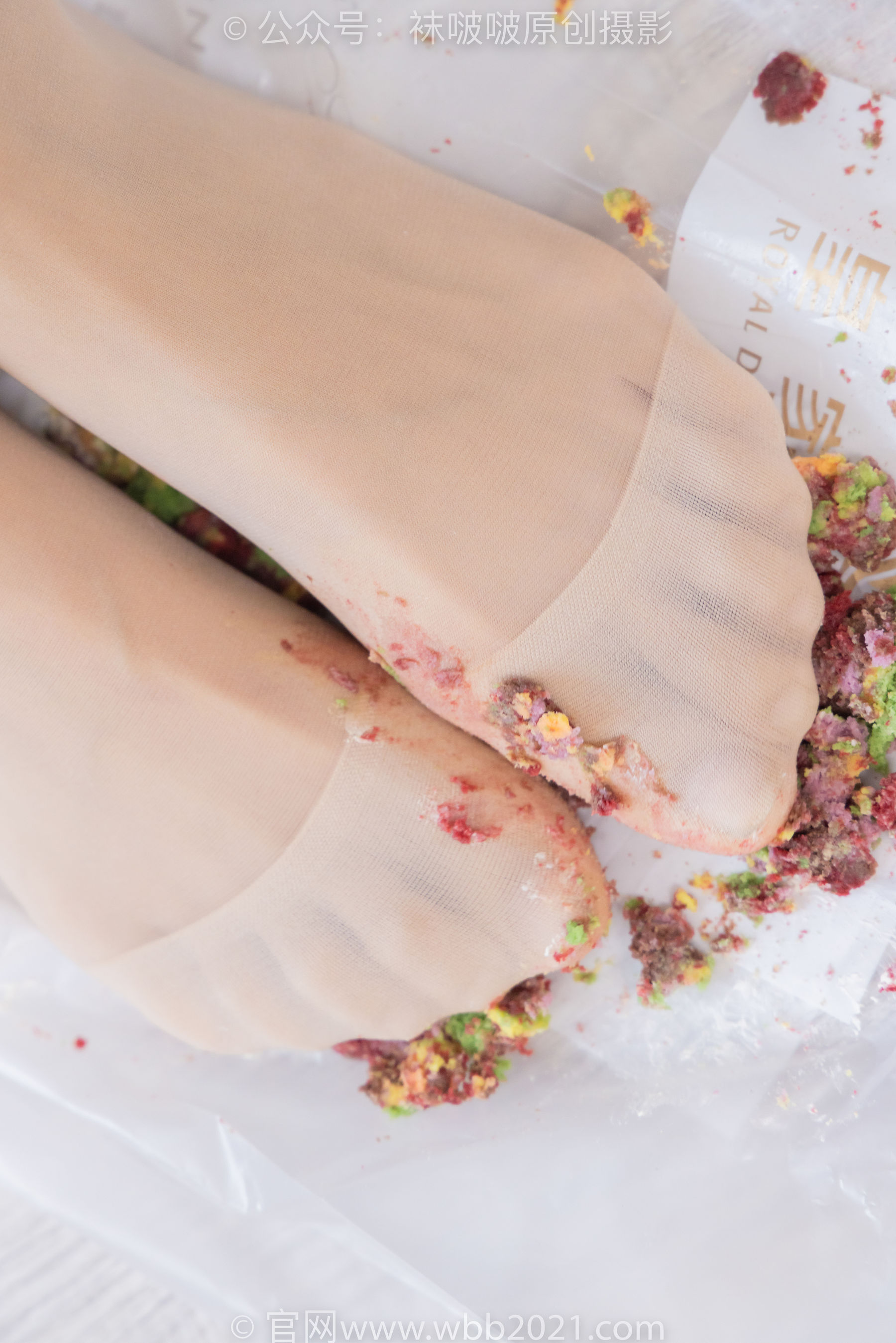 BoBoSocks袜啵啵 No.494 奶油 - 帆布鞋、薄肉丝、薄肉丝踩小蛋糕剧情/(160P)