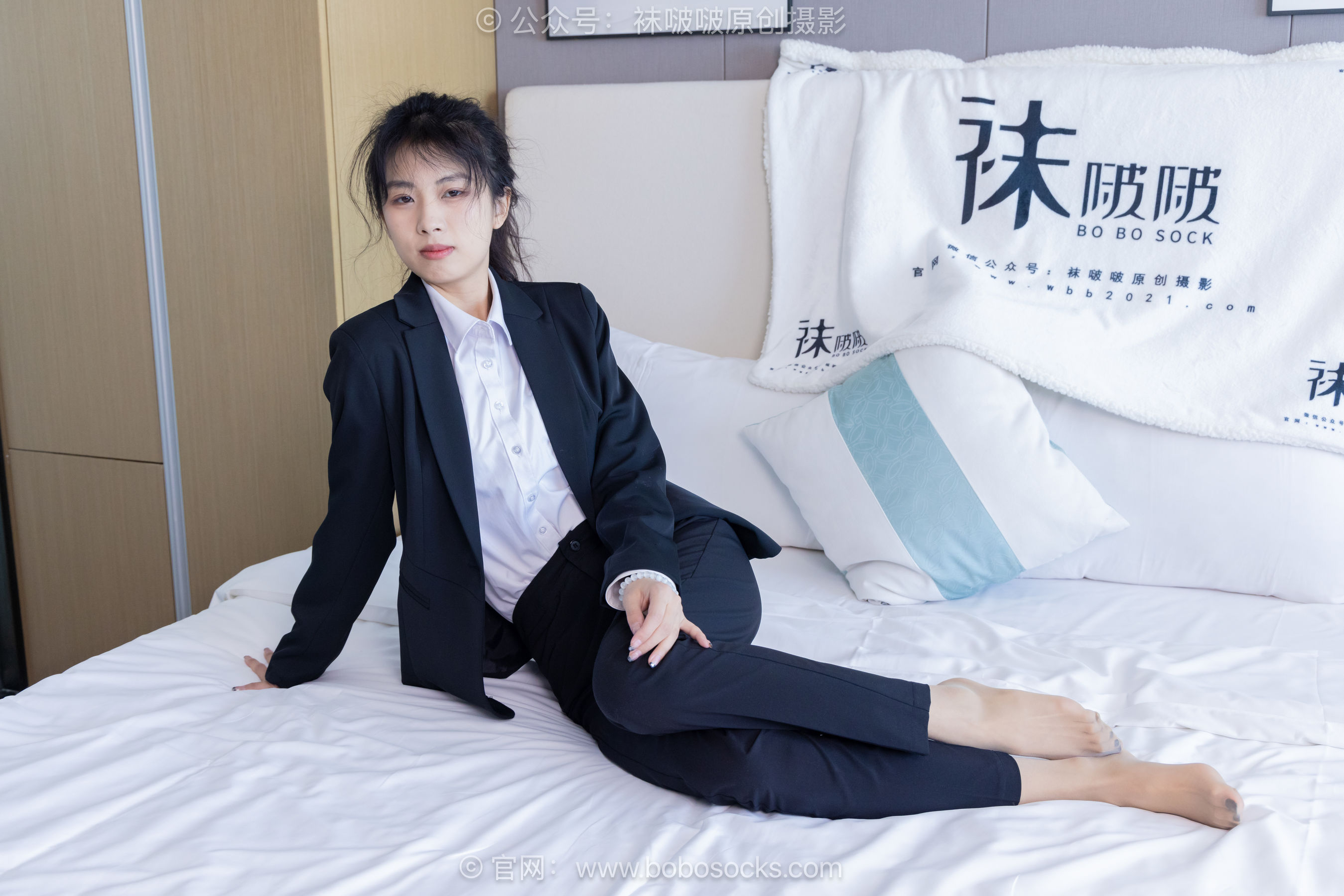 BoBoSocks袜啵啵 No.489 奶油 两双高跟鞋、薄肉丝、ol制服裤里丝、黑色美甲/(151P)