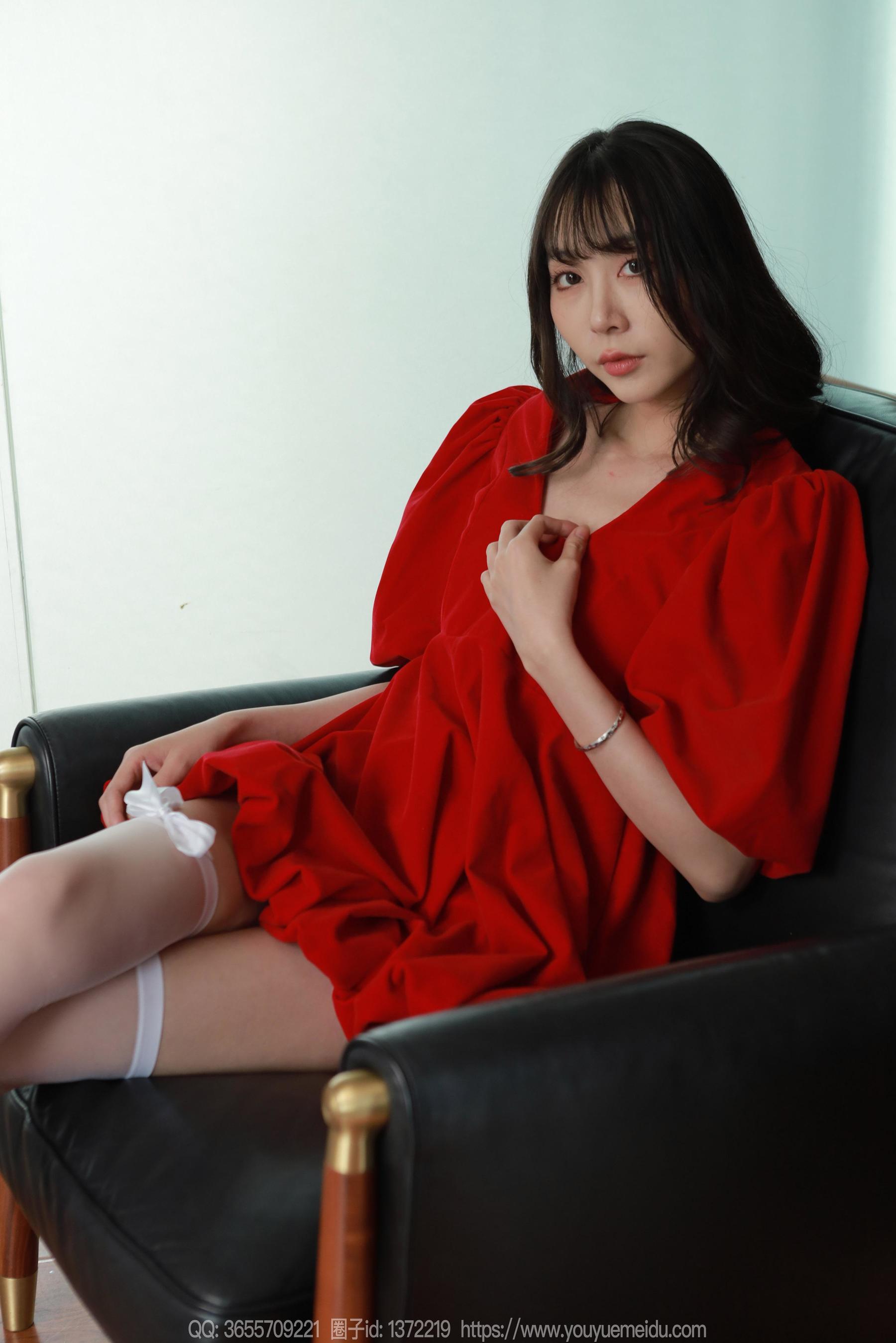 IESS异思趣向 - 模特： 团团 《白丝蝴蝶结》/(92P)