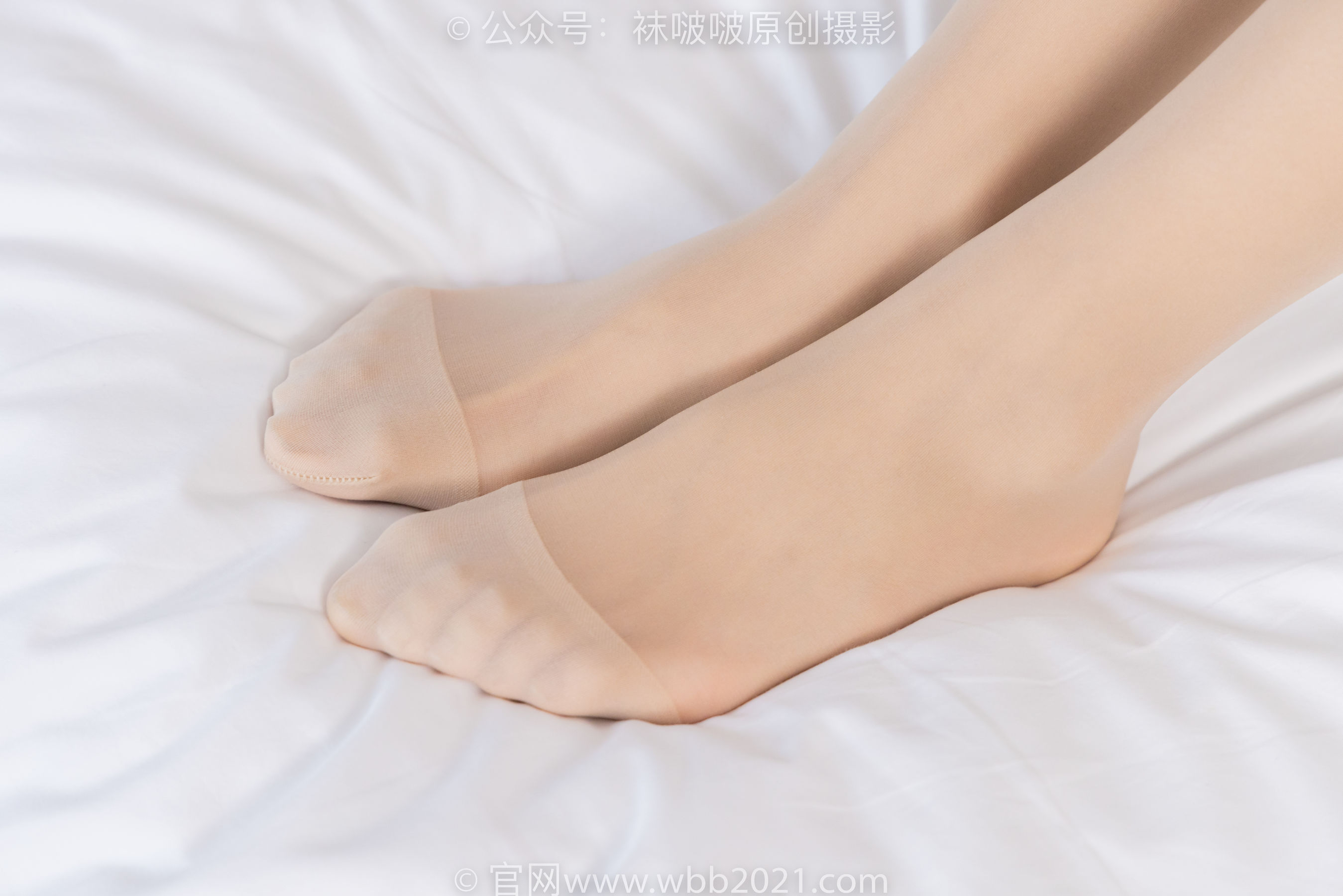 BoBoSocks袜啵啵 No.494 奶油 - 帆布鞋、薄肉丝、薄肉丝踩小蛋糕剧情/(160P)