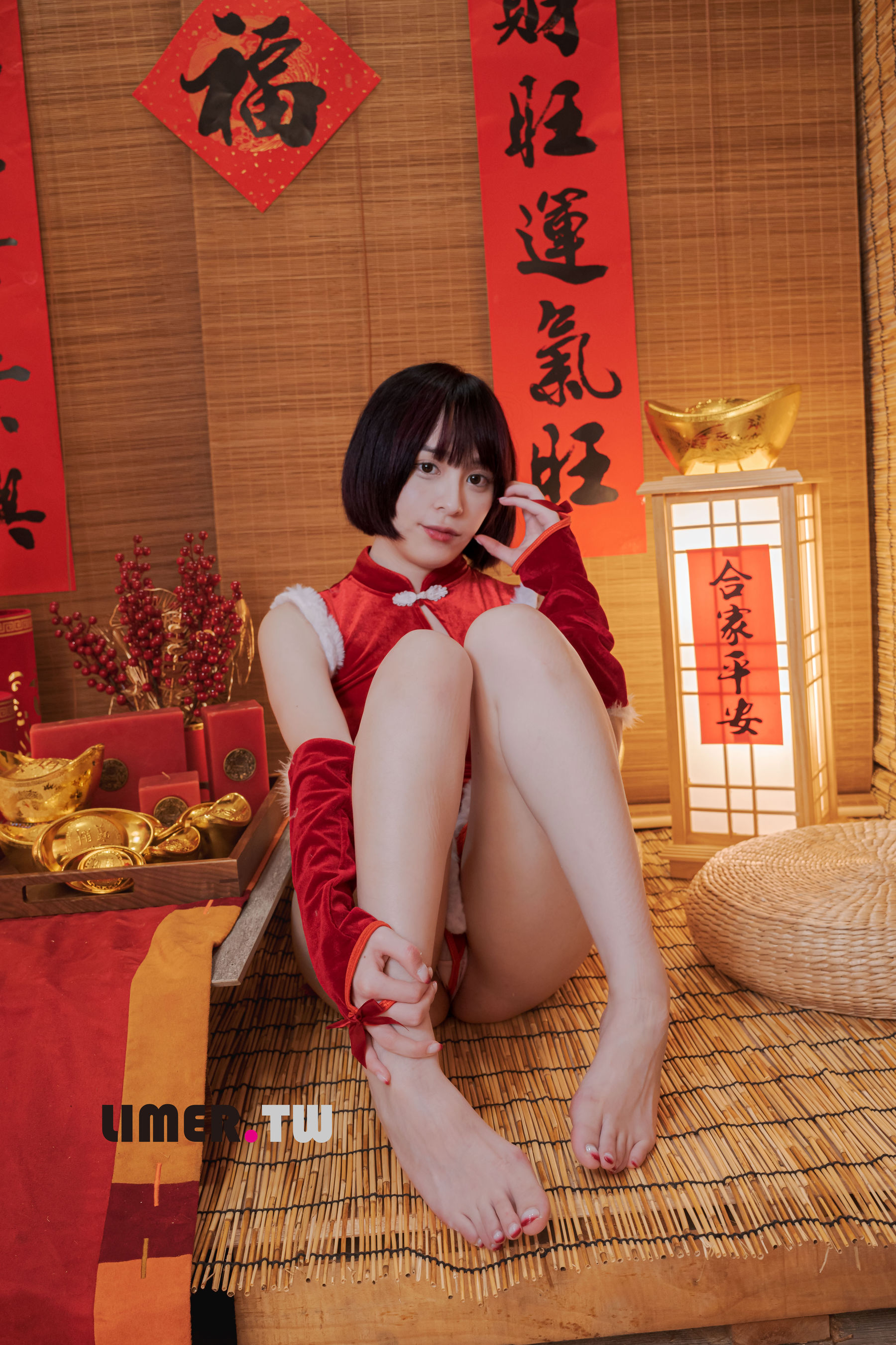 Limerence原创 No.094 Yua 新年特輯 裸足 拜年/(196P)