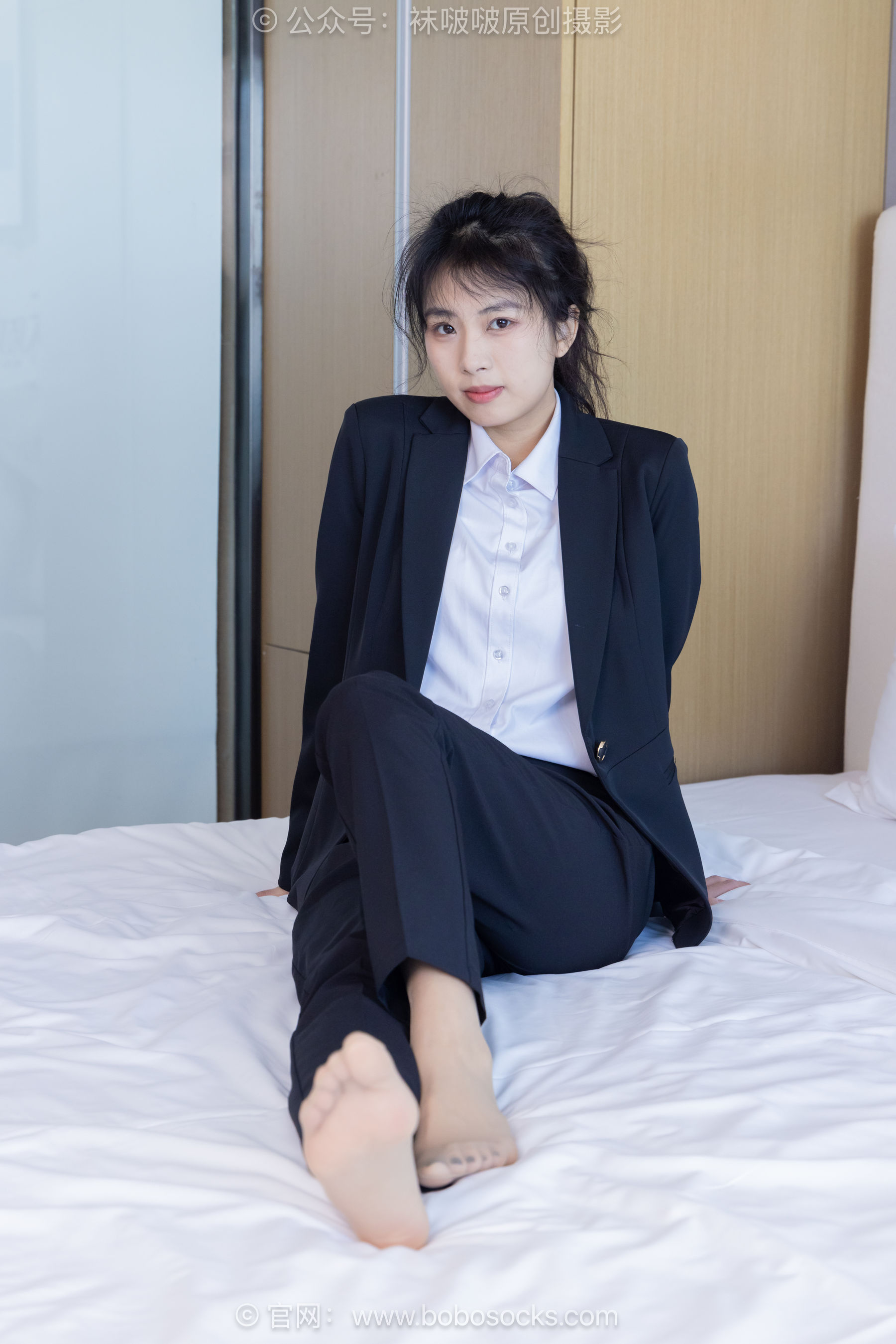 BoBoSocks袜啵啵 No.489 奶油 两双高跟鞋、薄肉丝、ol制服裤里丝、黑色美甲/(151P)