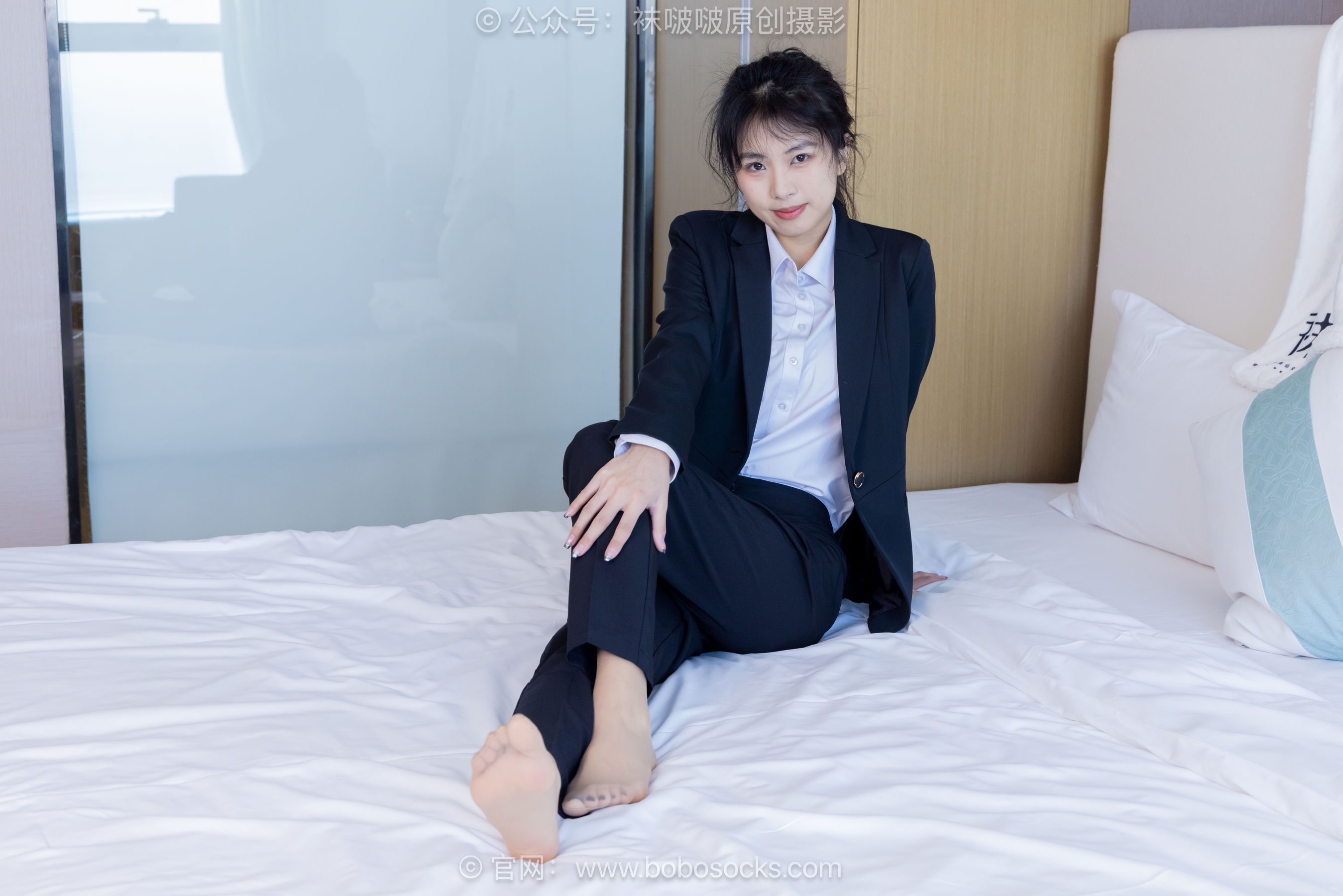 BoBoSocks袜啵啵 No.489 奶油 两双高跟鞋、薄肉丝、ol制服裤里丝、黑色美甲/(151P)