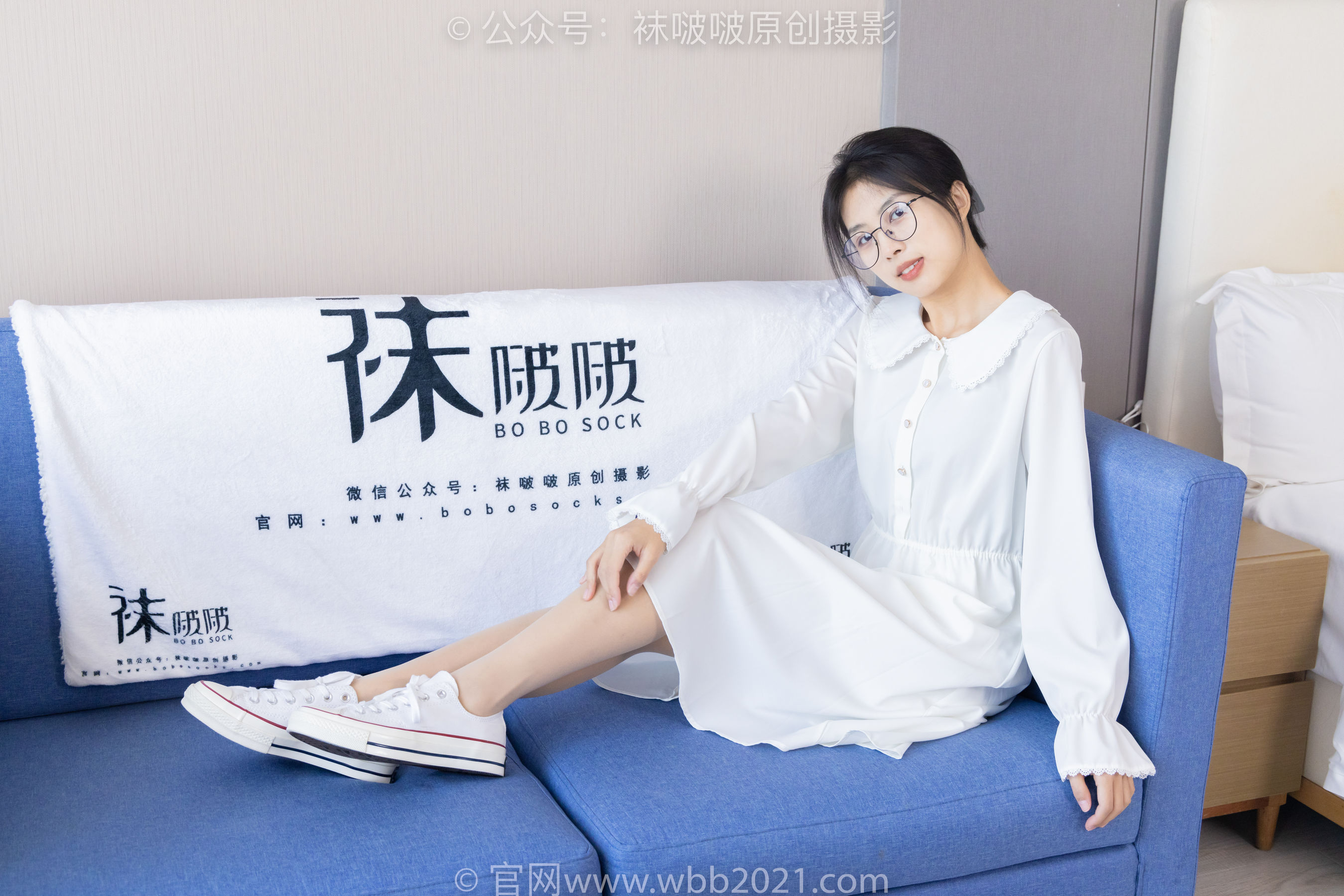 BoBoSocks袜啵啵 No.494 奶油 - 帆布鞋、薄肉丝、薄肉丝踩小蛋糕剧情/(160P)