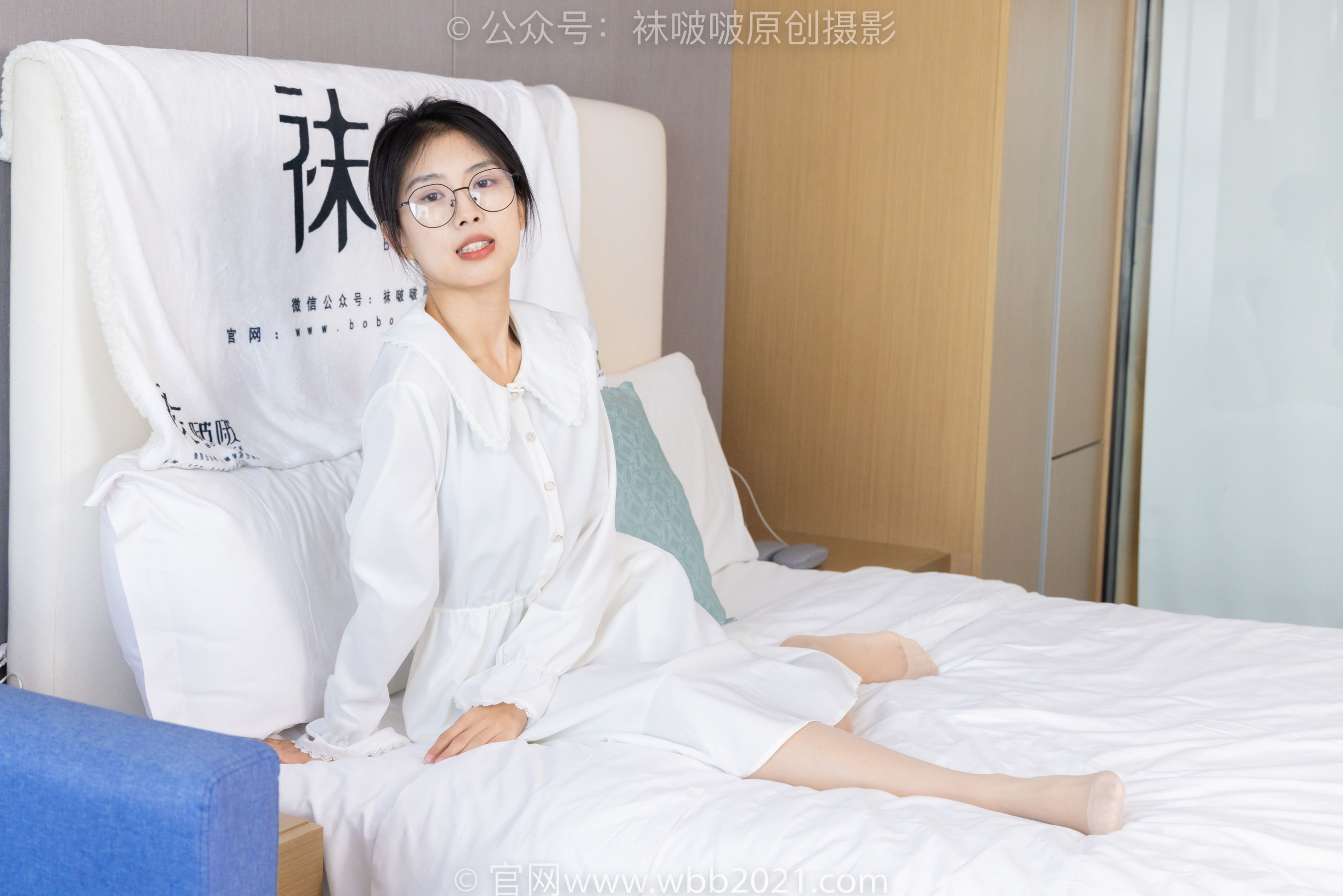 BoBoSocks袜啵啵 No.494 奶油 - 帆布鞋、薄肉丝、薄肉丝踩小蛋糕剧情/(160P)