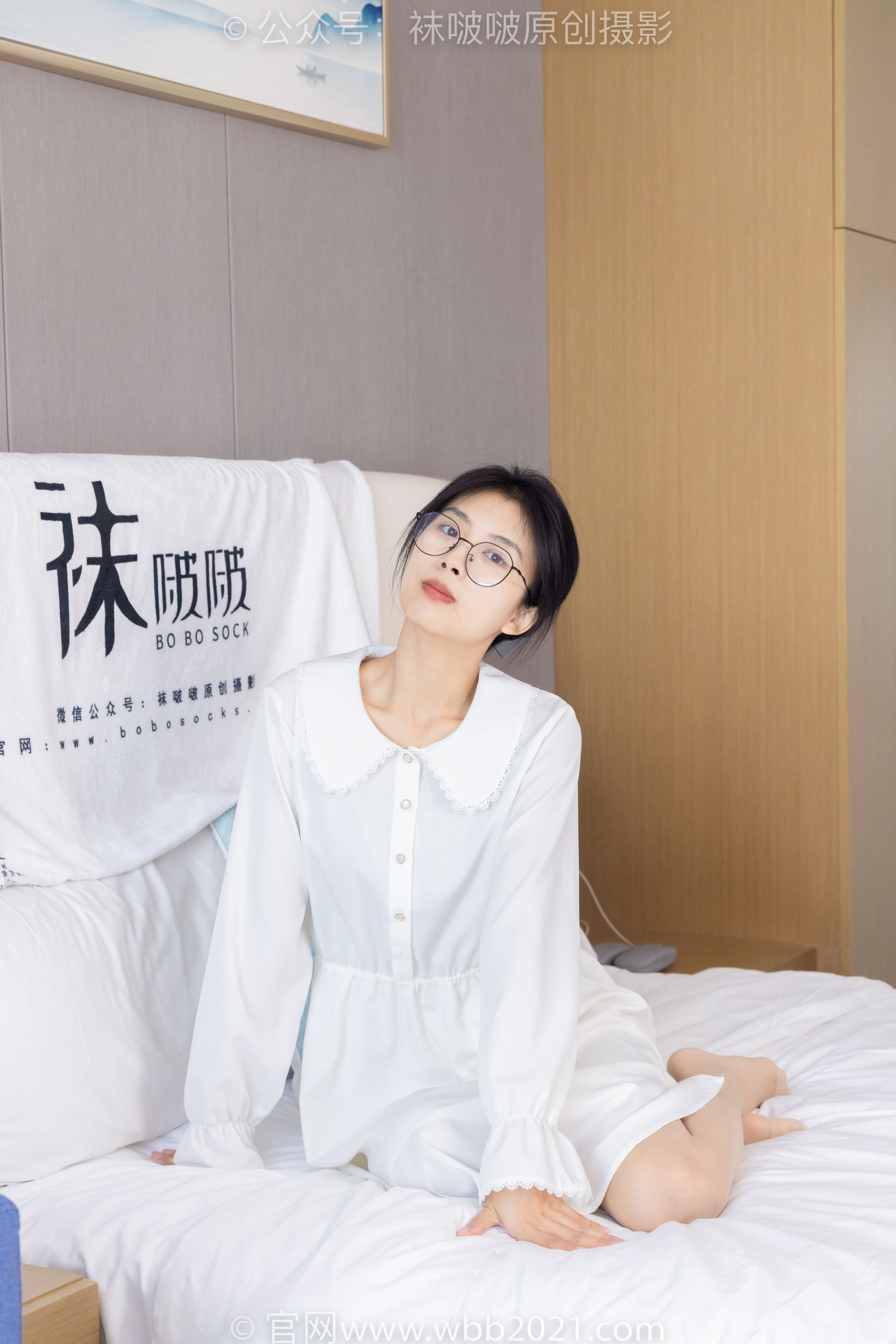 BoBoSocks袜啵啵 No.494 奶油 - 帆布鞋、薄肉丝、薄肉丝踩小蛋糕剧情/(160P)