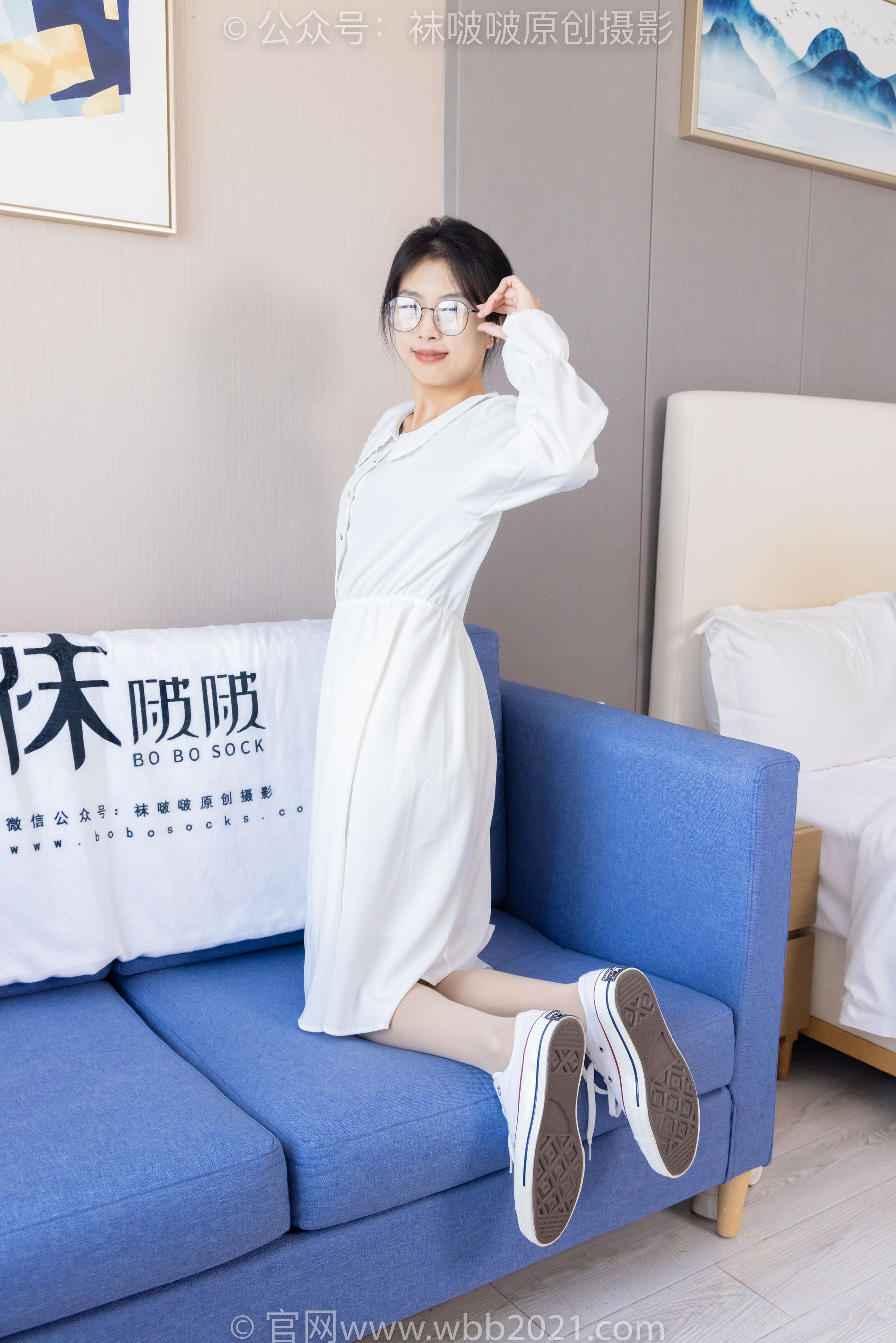 BoBoSocks袜啵啵 No.494 奶油 - 帆布鞋、薄肉丝、薄肉丝踩小蛋糕剧情/(160P)