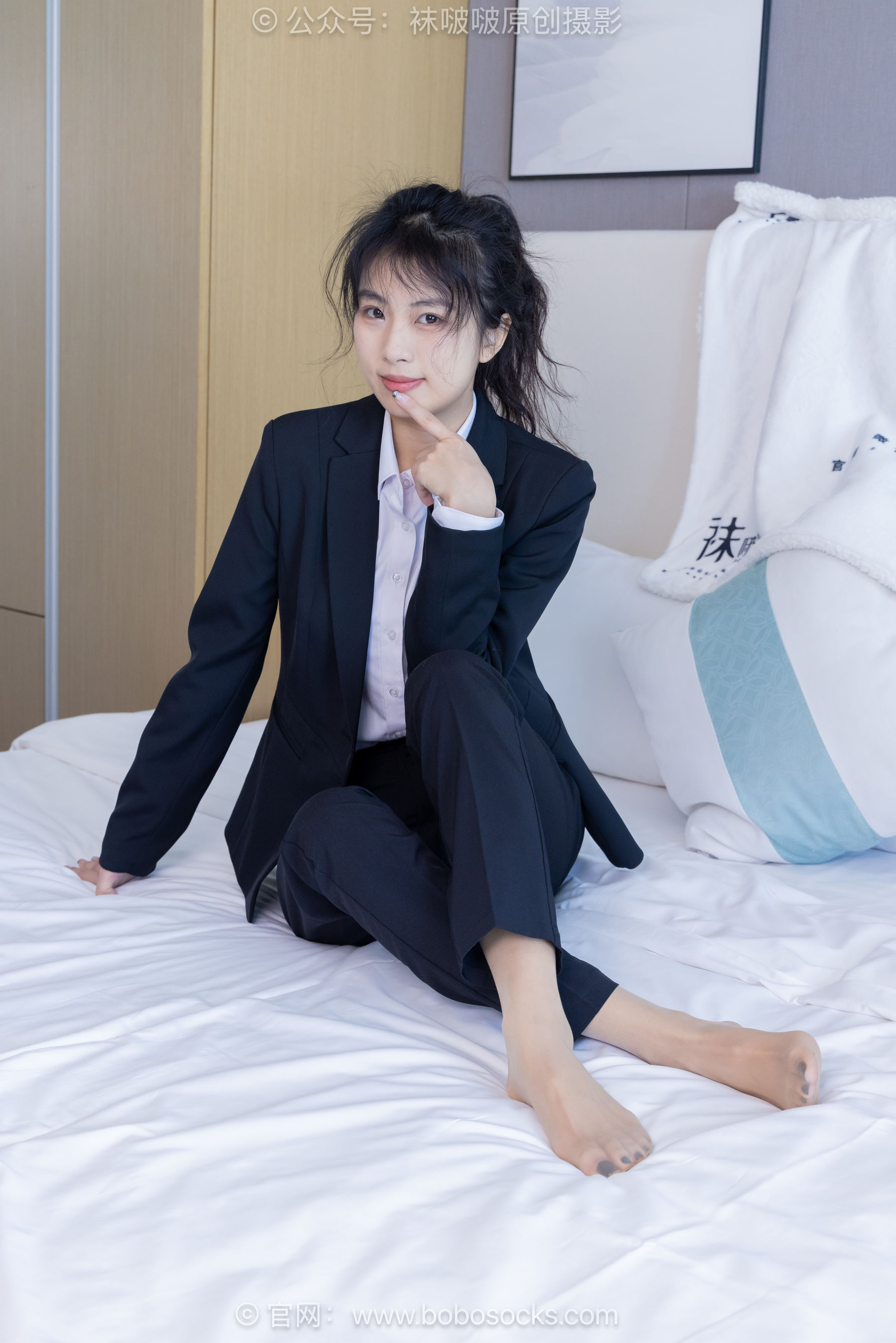 BoBoSocks袜啵啵 No.489 奶油 两双高跟鞋、薄肉丝、ol制服裤里丝、黑色美甲/(151P)