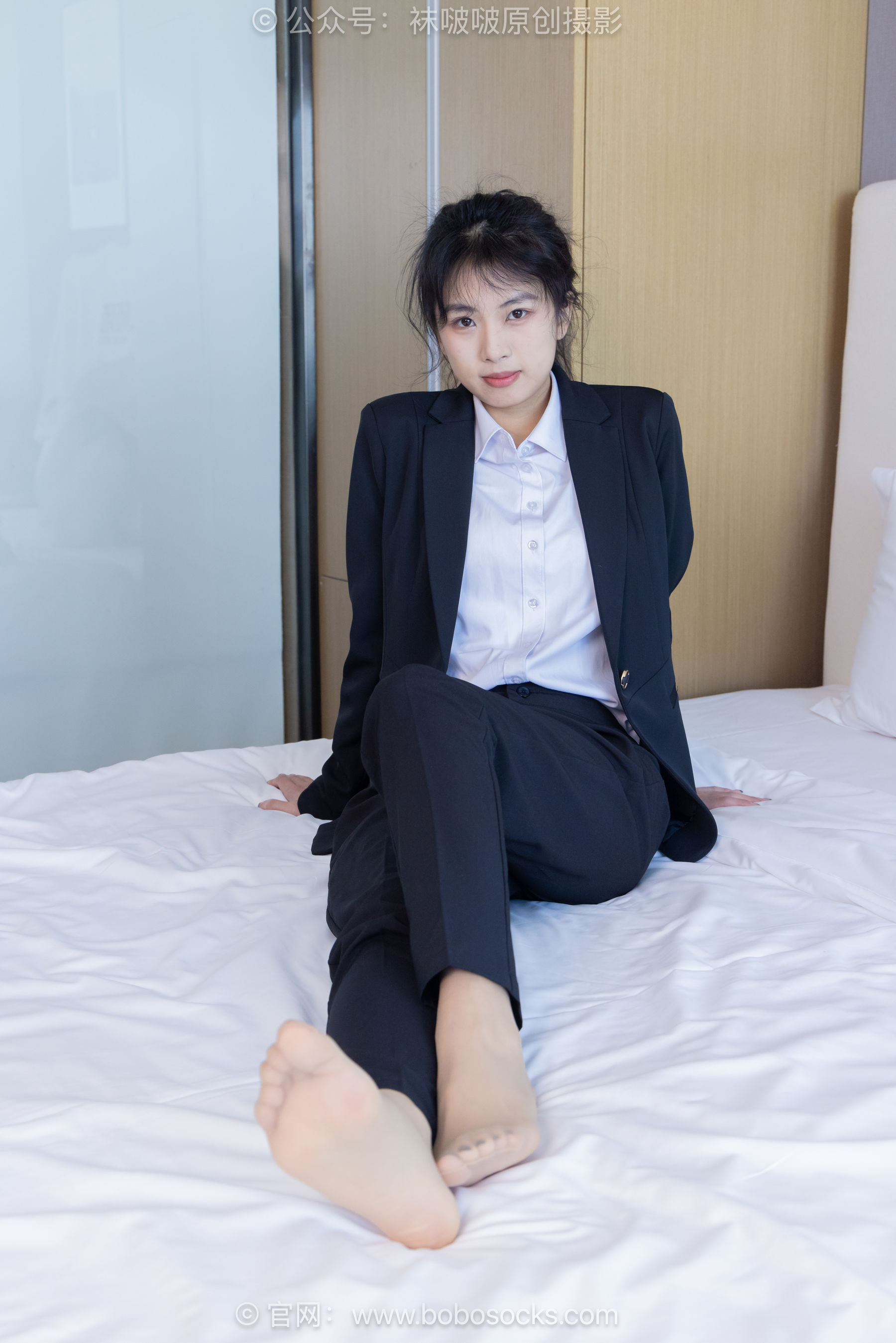 BoBoSocks袜啵啵 No.489 奶油 两双高跟鞋、薄肉丝、ol制服裤里丝、黑色美甲/(151P)