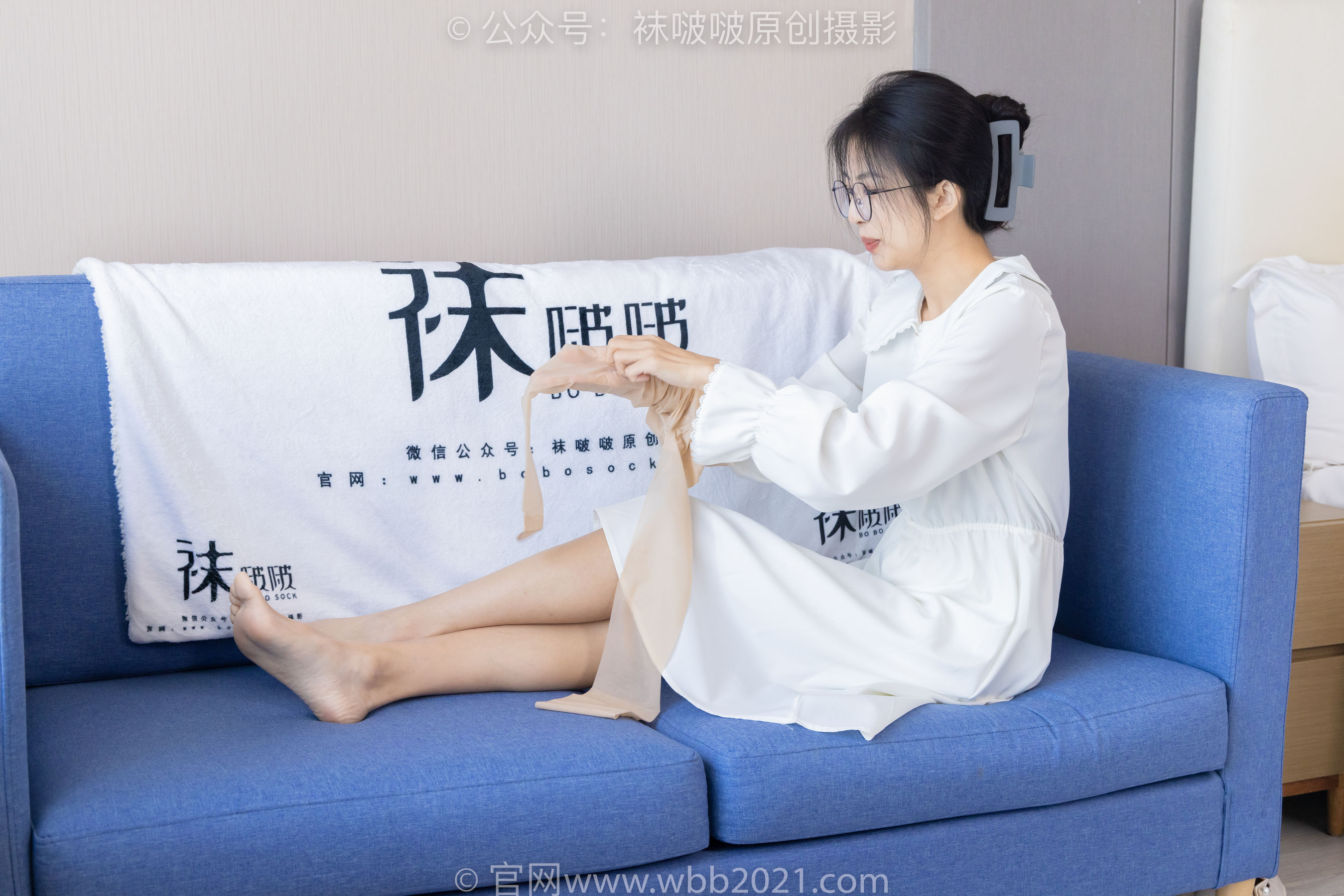 BoBoSocks袜啵啵 No.494 奶油 - 帆布鞋、薄肉丝、薄肉丝踩小蛋糕剧情/(160P)