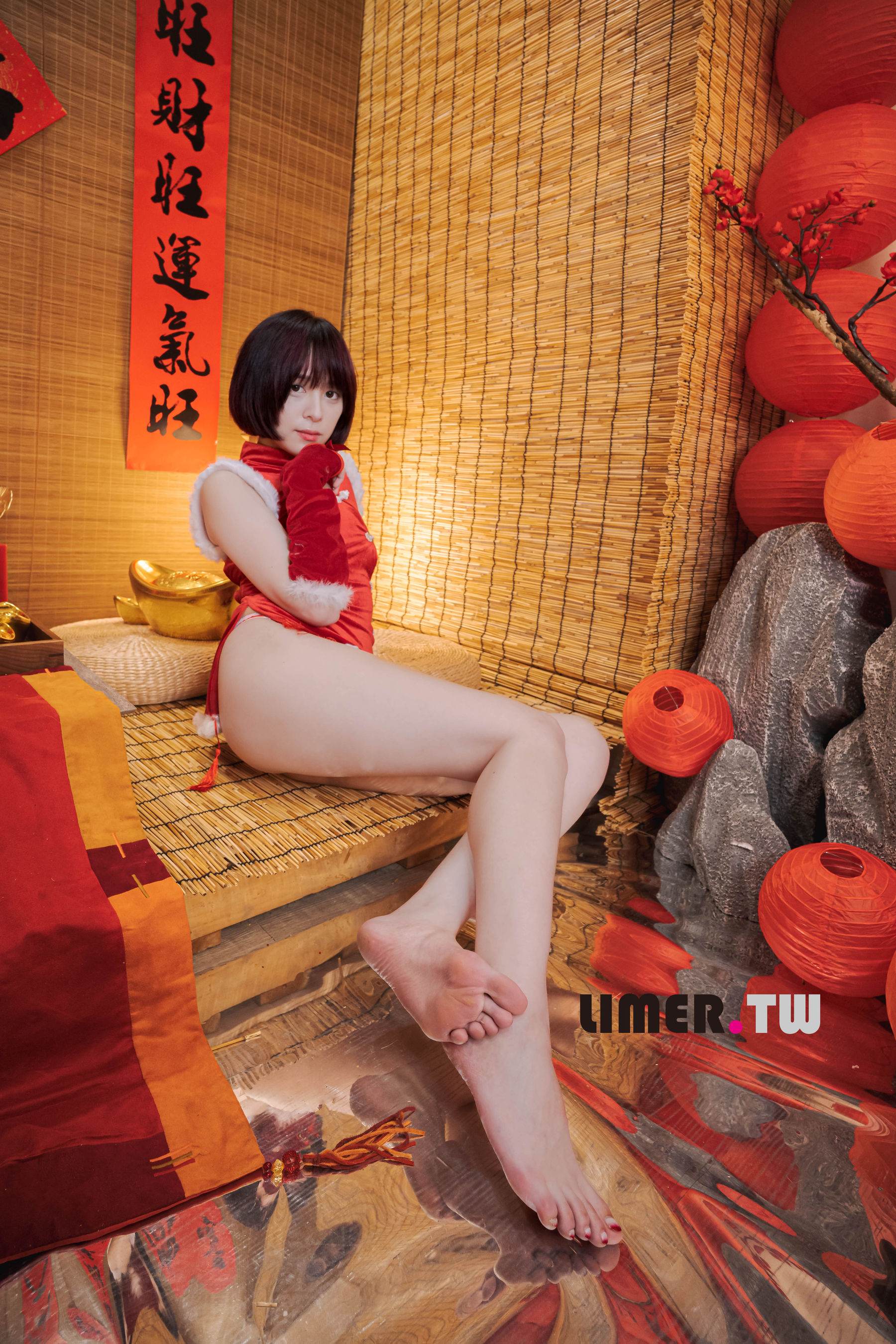 Limerence原创 No.094 Yua 新年特輯 裸足 拜年/(196P)